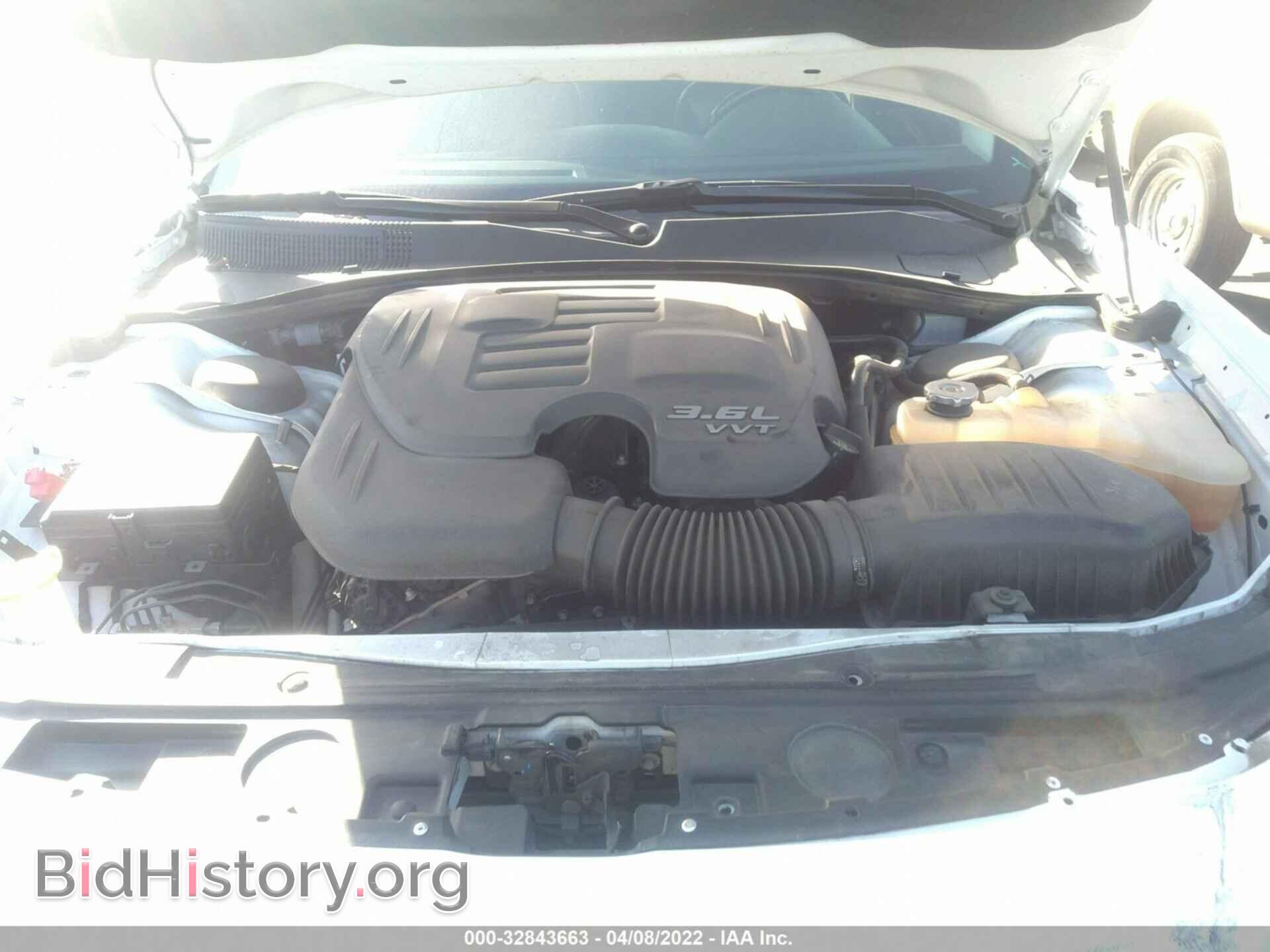 2019 CHRYSLER 300 - VIN: 2C3CCAEG0KH631351 - Фото 10