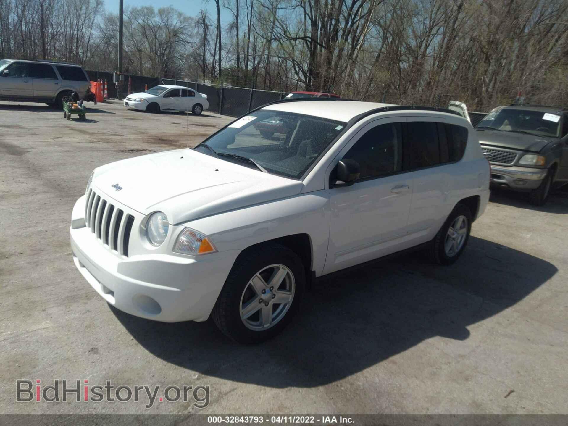 2010 JEEP COMPASS - VIN: 1J4NT4FA1AD515792 - Фото 2