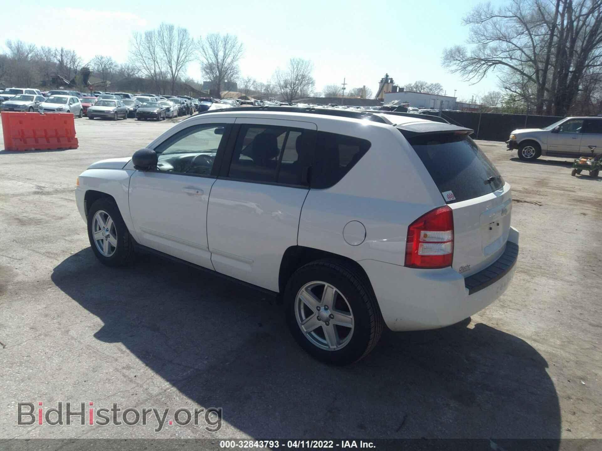 2010 JEEP COMPASS - VIN: 1J4NT4FA1AD515792 - Фото 3