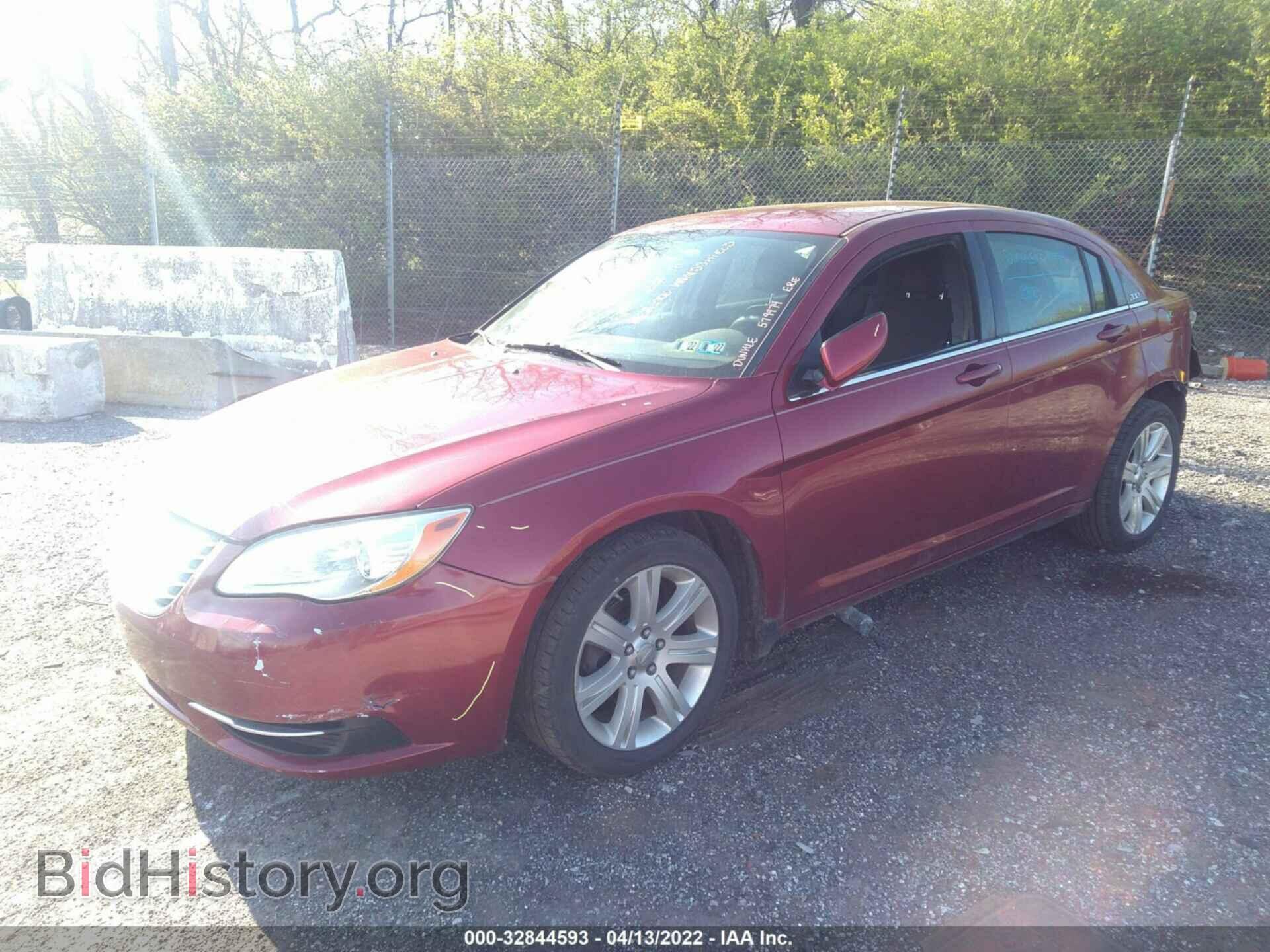 2013 CHRYSLER 200 - VIN: 1C3CCBAB8DN698645 - Photo 2