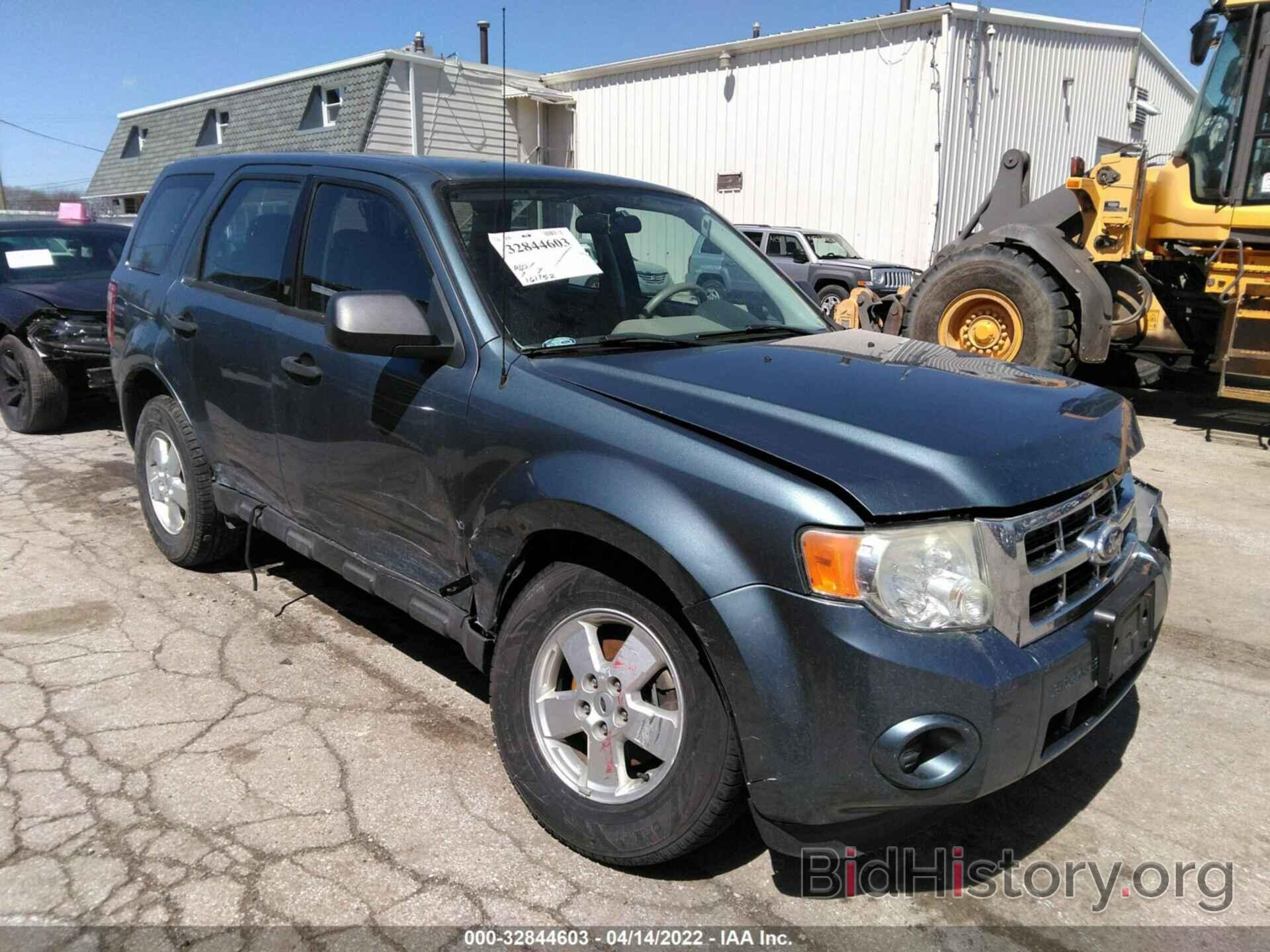 Photo 1FMCU0C71AKD25106 - FORD ESCAPE 2010