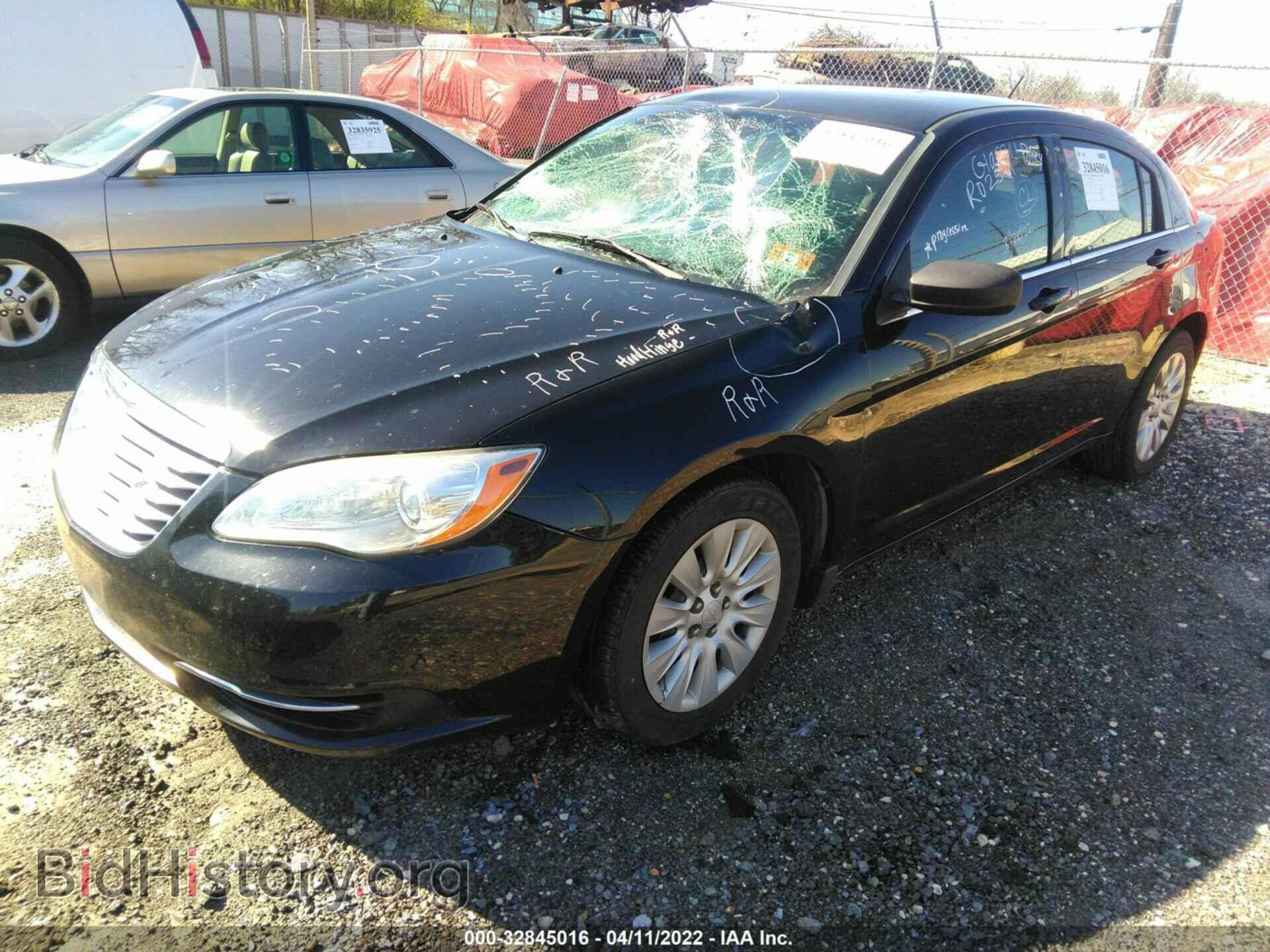 2012 CHRYSLER 200 - VIN: 1C3CCBAB3CN320697 - Фото 2
