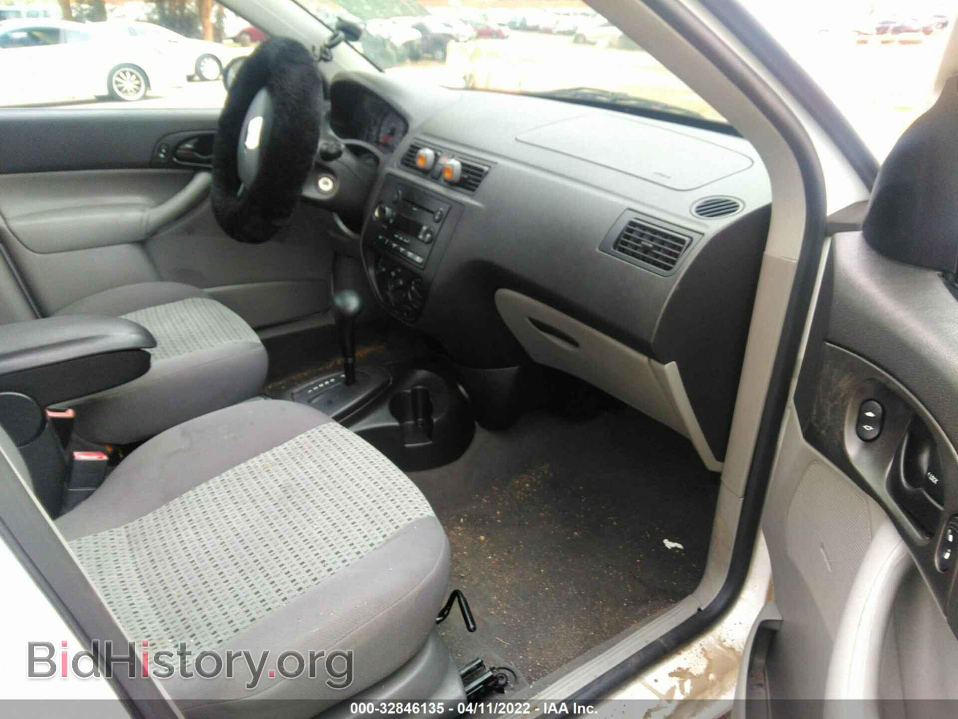2006 FORD FOCUS - VIN: 1FAHP36N66W208575 - Фото 5