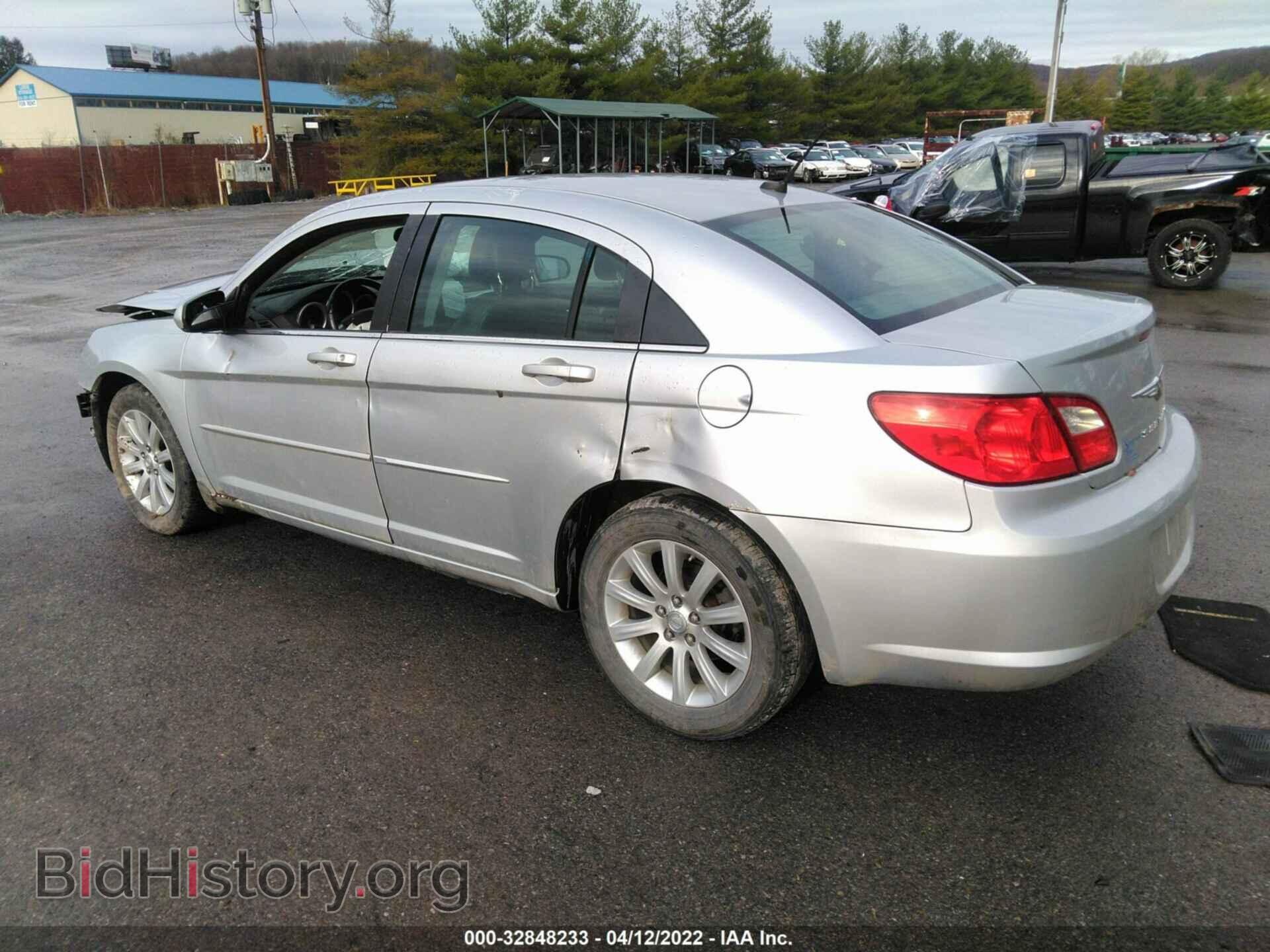 2010 CHRYSLER SEBRING - VIN: 1C3CC5FD6AN197101 - Фото 3