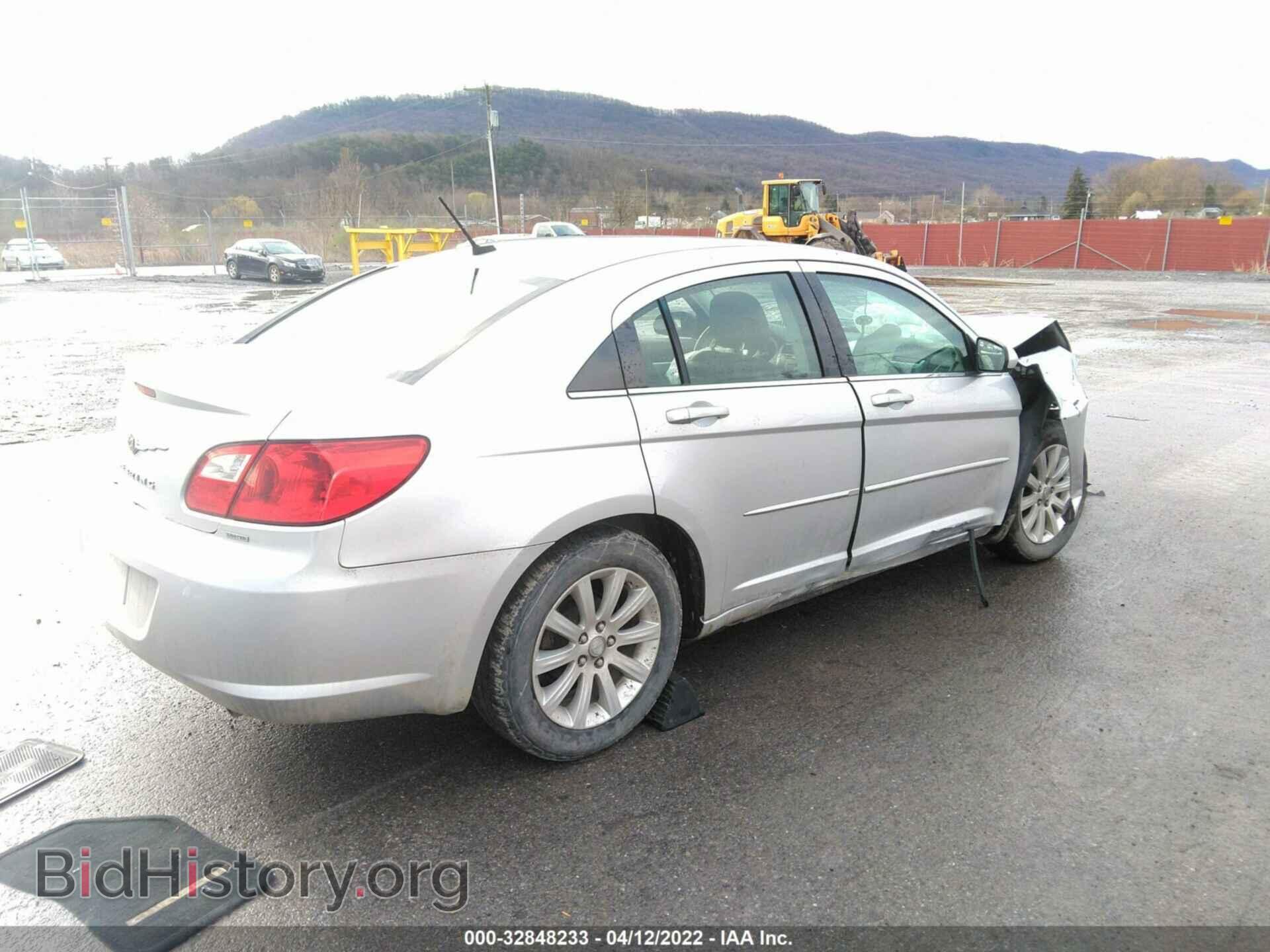 2010 CHRYSLER SEBRING - VIN: 1C3CC5FD6AN197101 - Фото 4