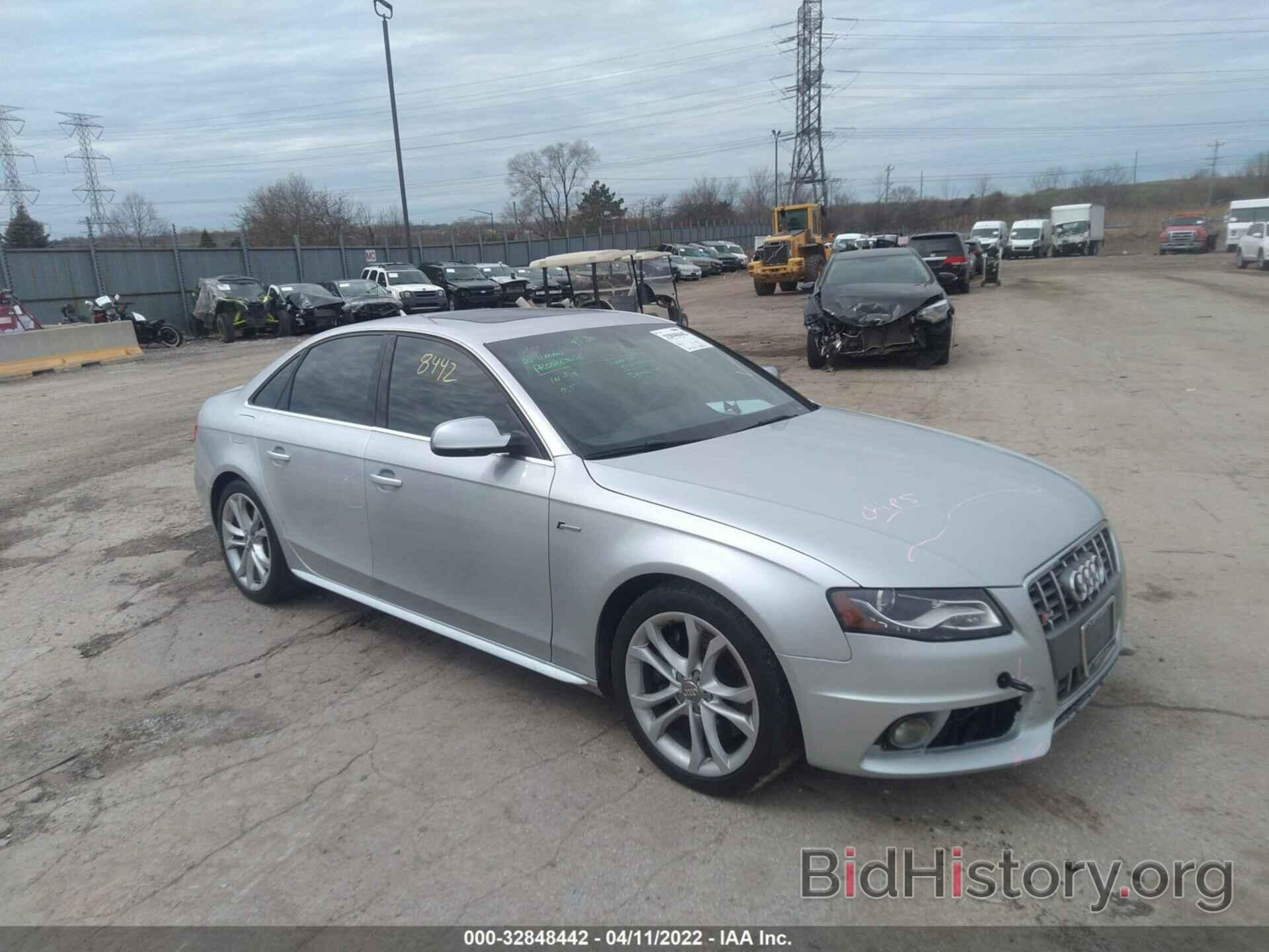 Photo WAUBGAFLXAA023256 - AUDI S4 2010