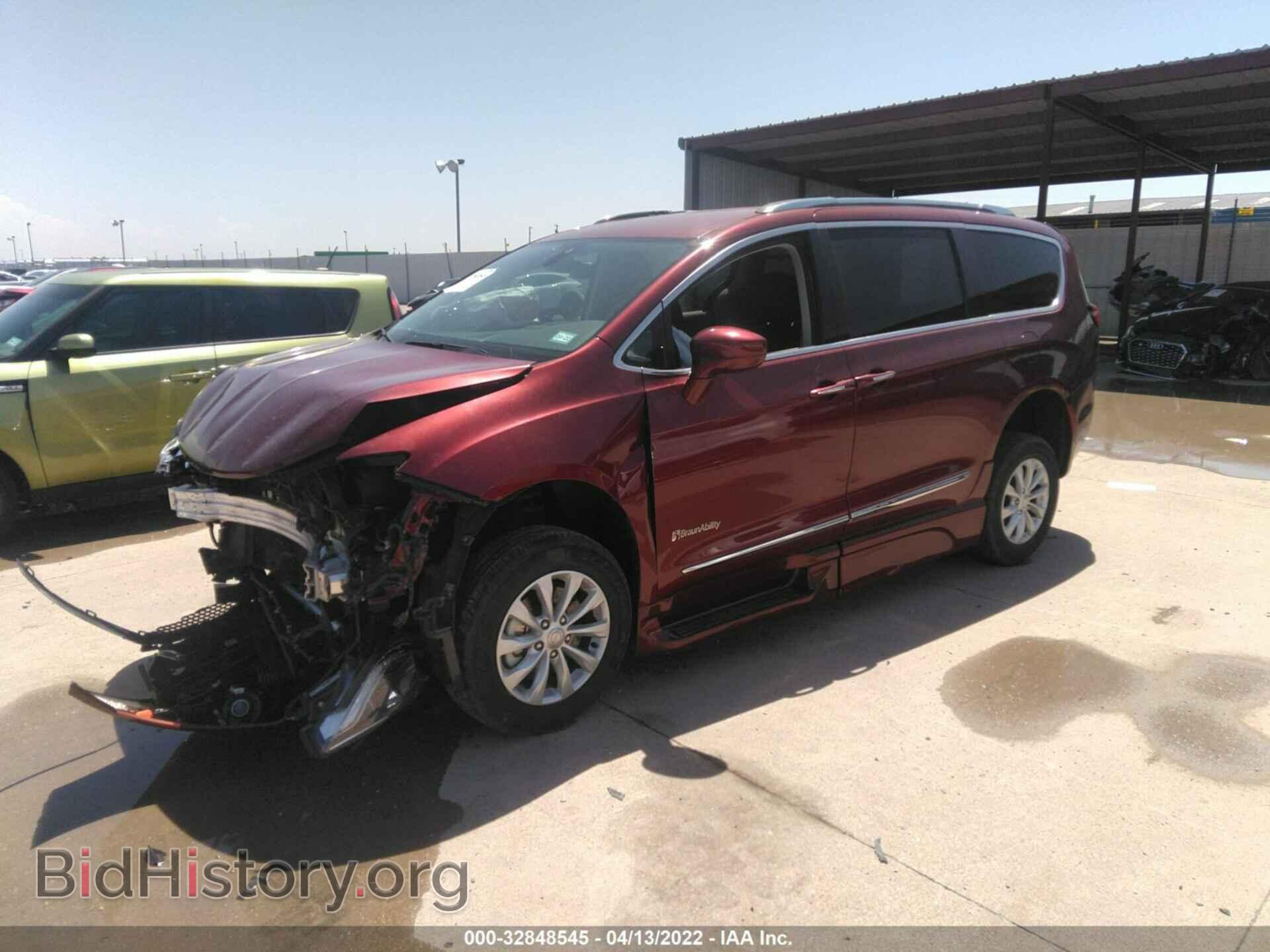 2019 CHRYSLER PACIFICA - VIN: 2C4RC1BG8KR559979 - Фото 2