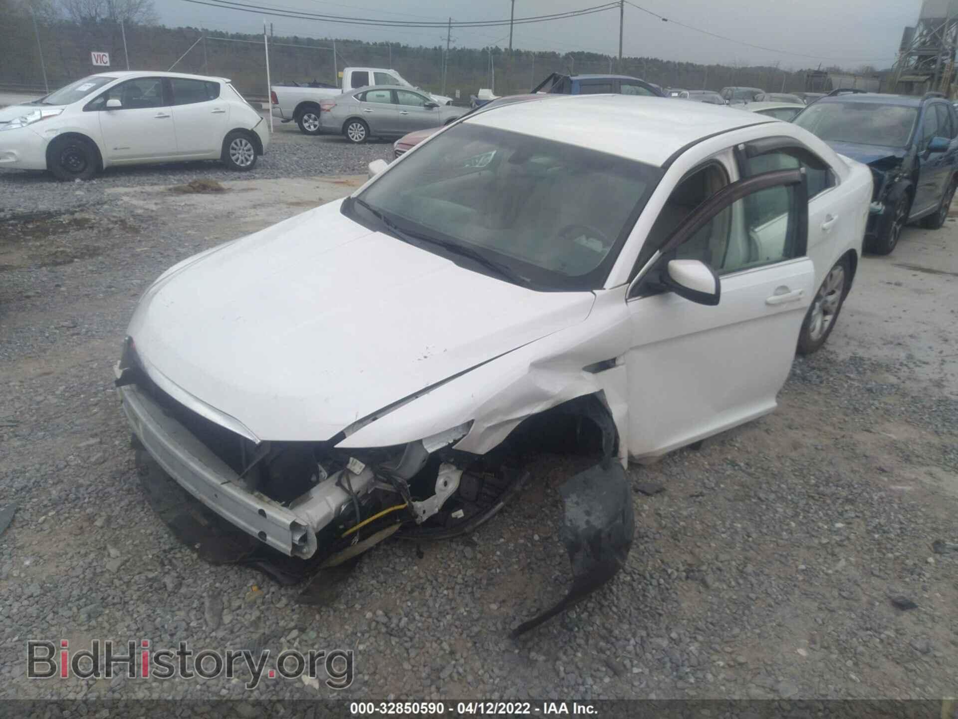 2011 FORD TAURUS - VIN: 1FAHP2EW5BG140312 - Фото 2