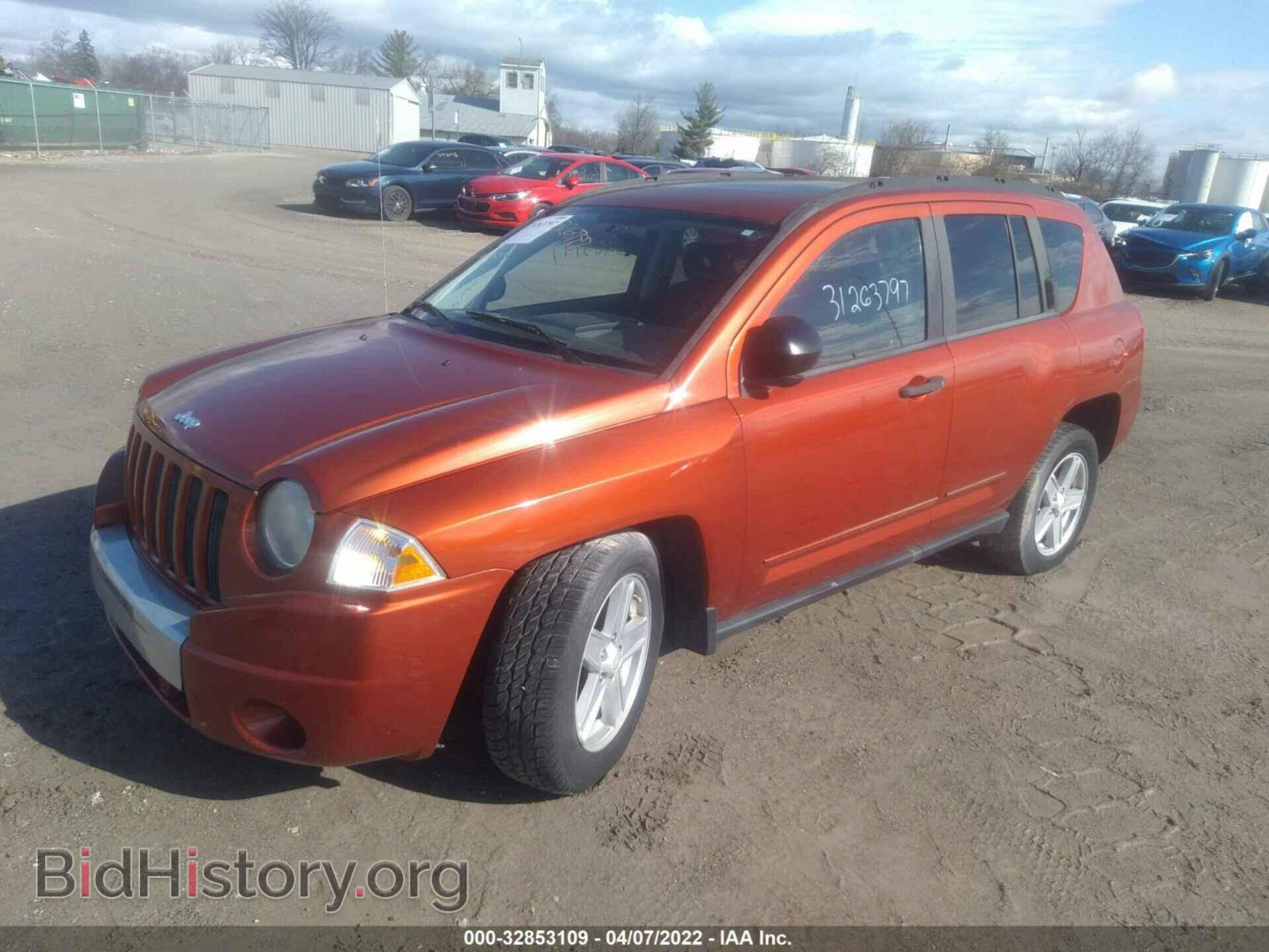 2008 JEEP COMPASS - VIN: 1J8FT47WX8D760159 - Фото 2