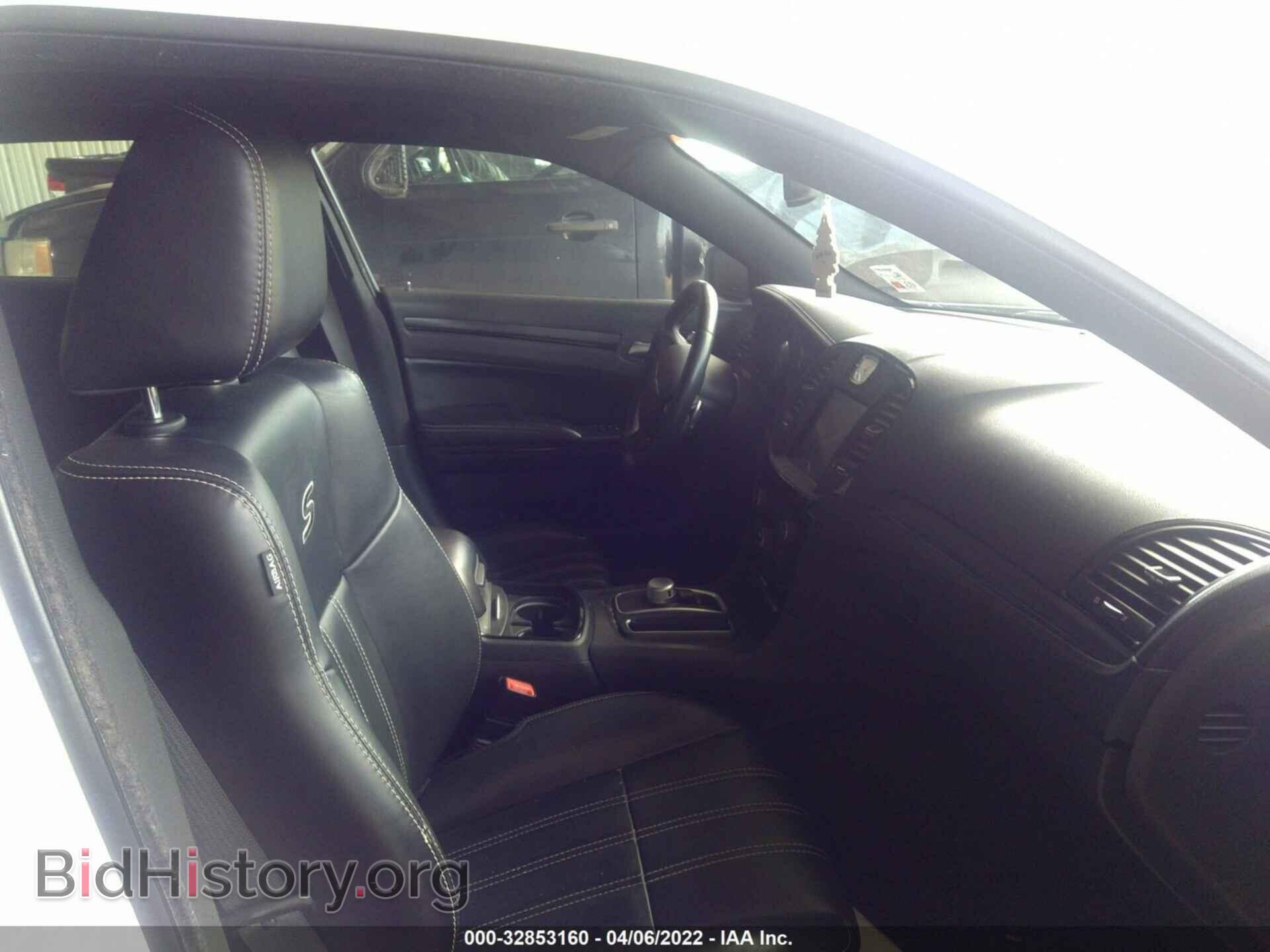 2015 CHRYSLER 300 - VIN: 2C3CCABG4FH781442 - Фото 5