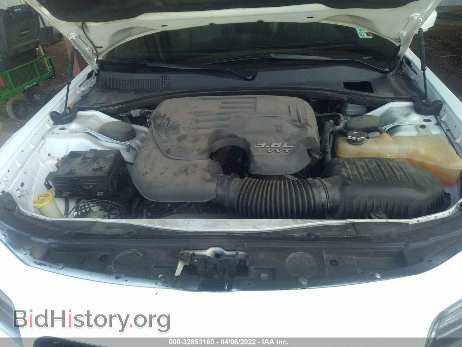 2015 CHRYSLER 300 - VIN: 2C3CCABG4FH781442 - Фото 10