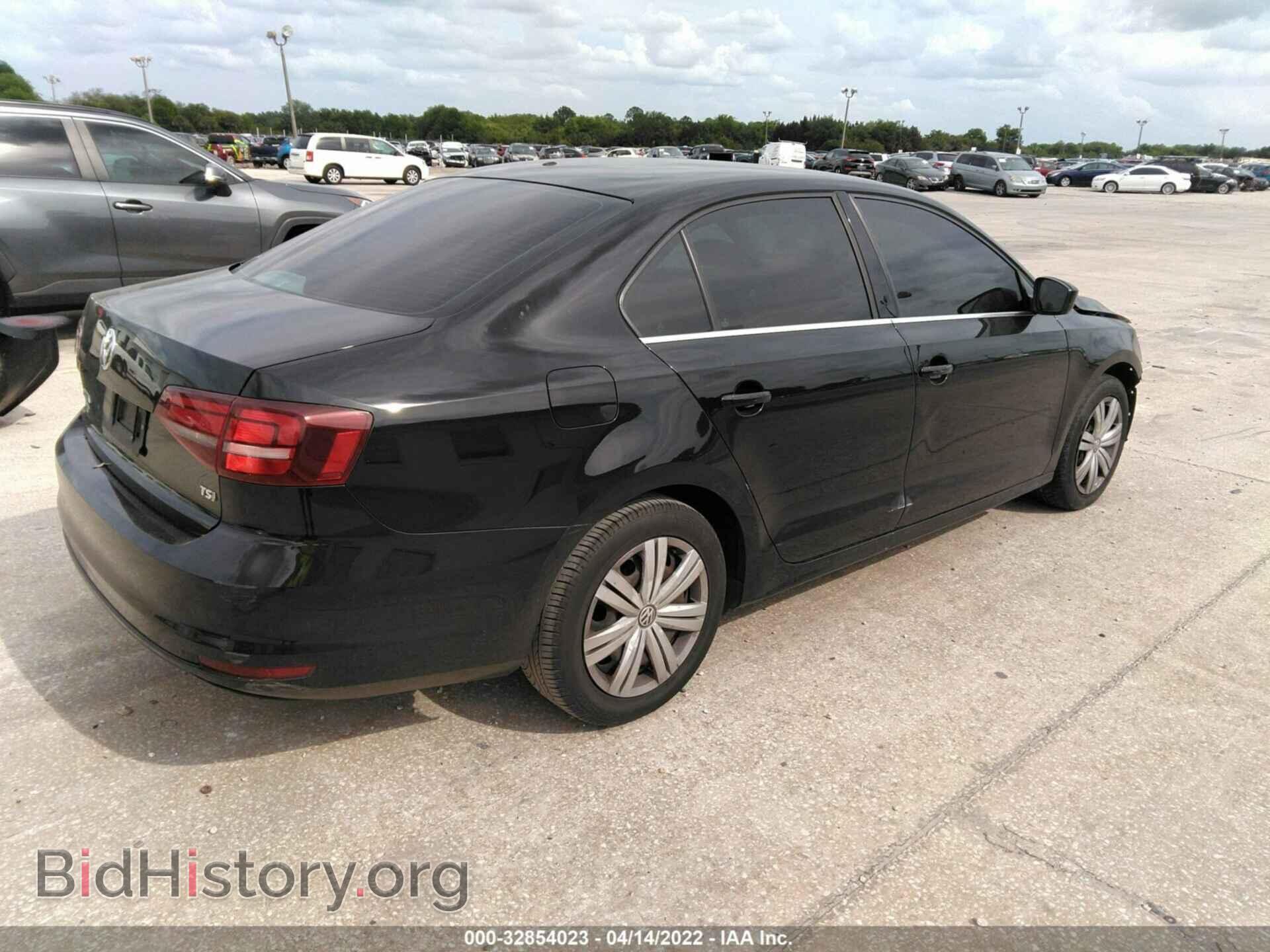 2017 VOLKSWAGEN JETTA - VIN: 3VW2B7AJ7HM267063 - Фото 4