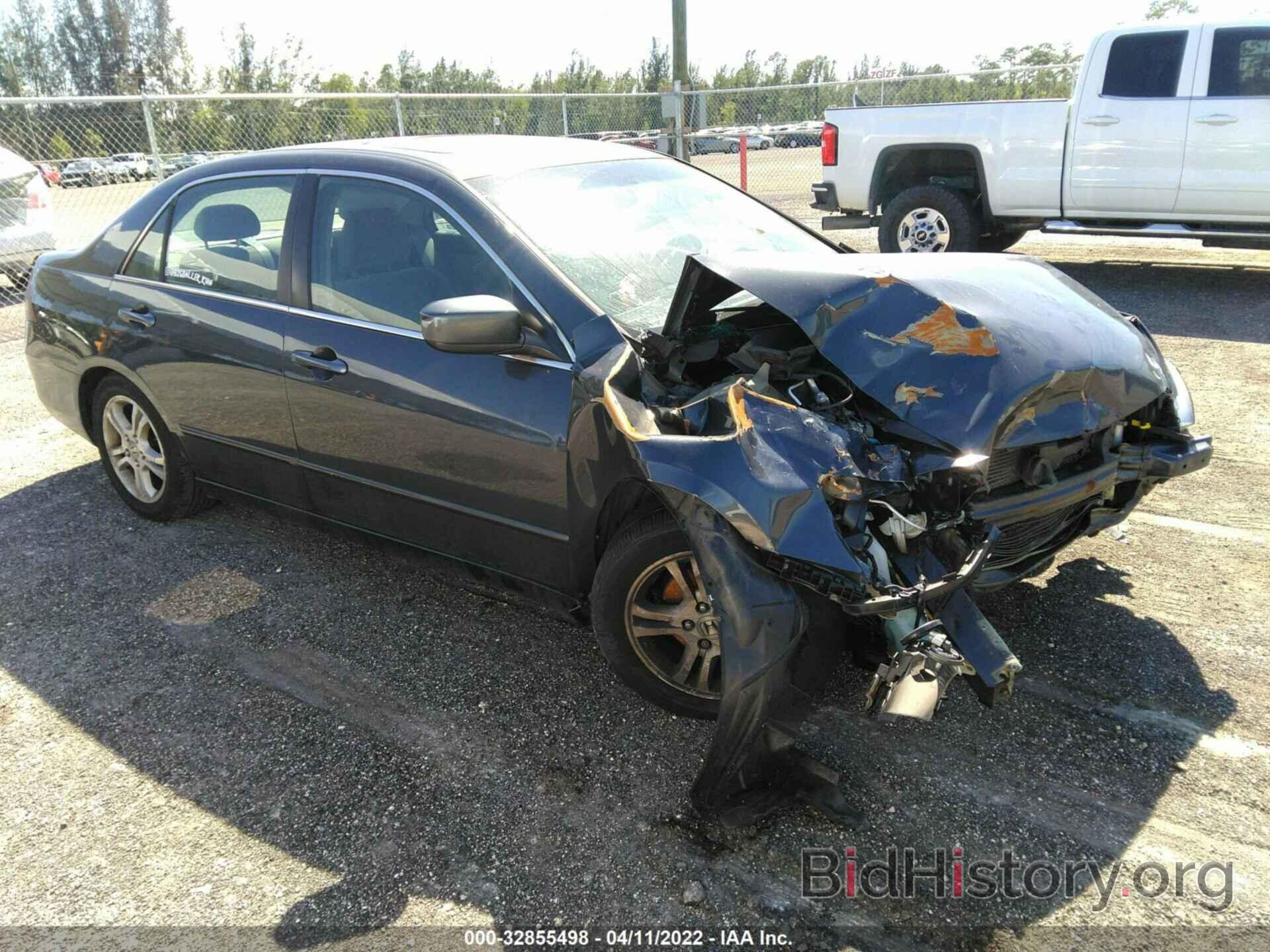 Photo 1HGCM557X6A005554 - HONDA ACCORD SDN 2006