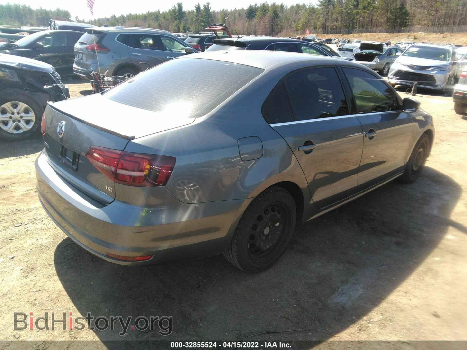 2017 VOLKSWAGEN JETTA - VIN: 3VW2B7AJ2HM331655 - Photo 4