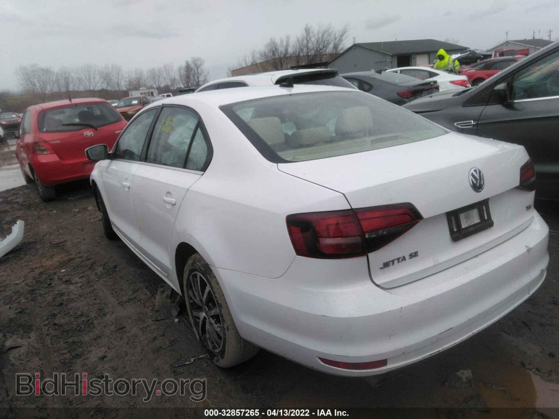 2017 VOLKSWAGEN JETTA - VIN: 3VWDB7AJ4HM256854 - Фото 3
