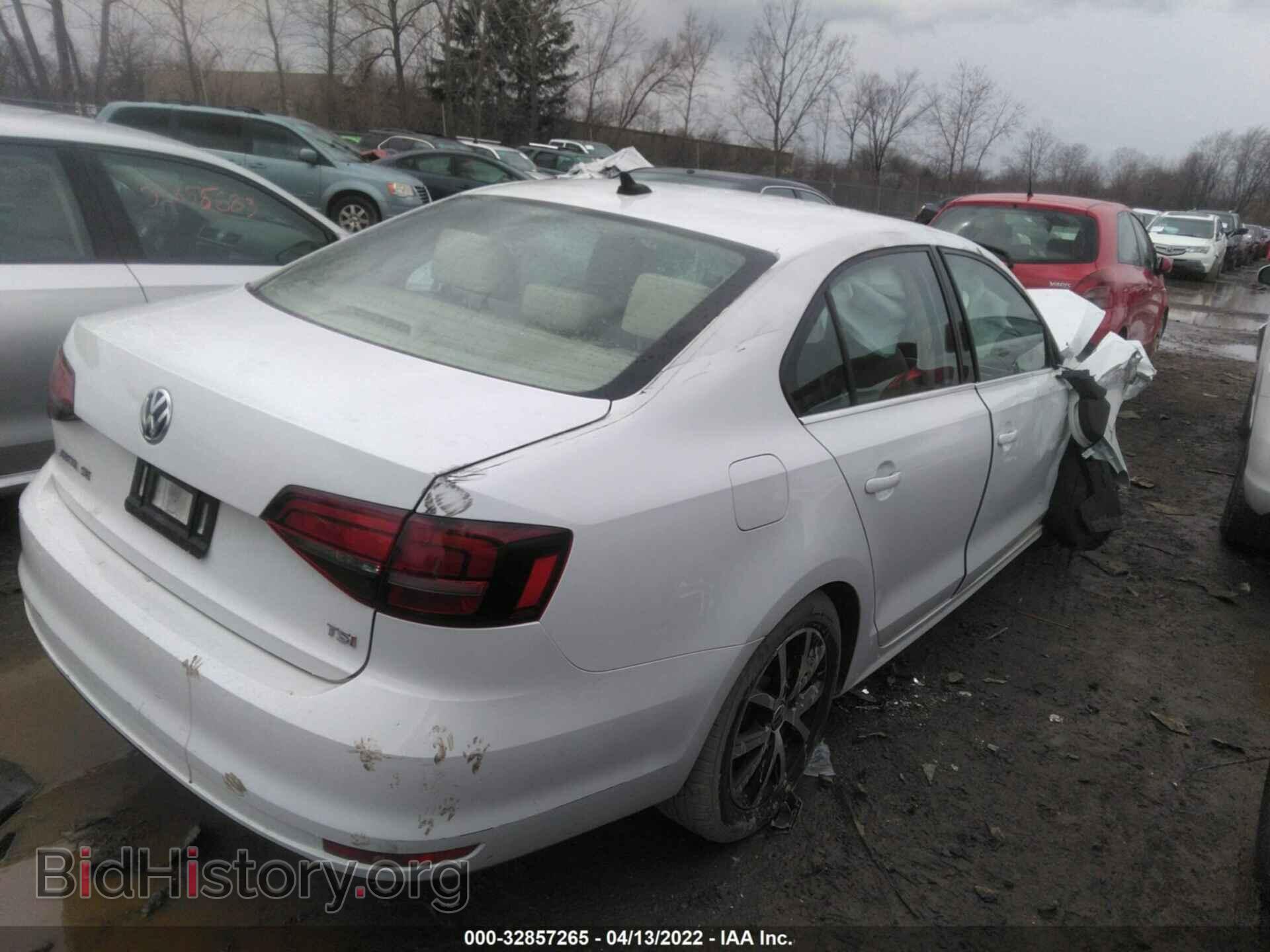 2017 VOLKSWAGEN JETTA - VIN: 3VWDB7AJ4HM256854 - Фото 4