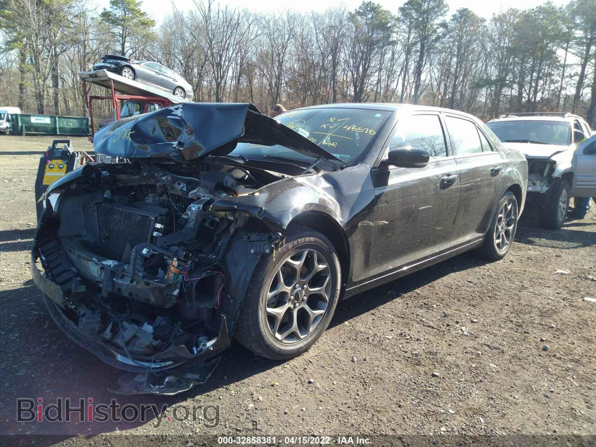 2017 CHRYSLER 300 - VIN: 2C3CCAGG2HH586015 - Фото 2