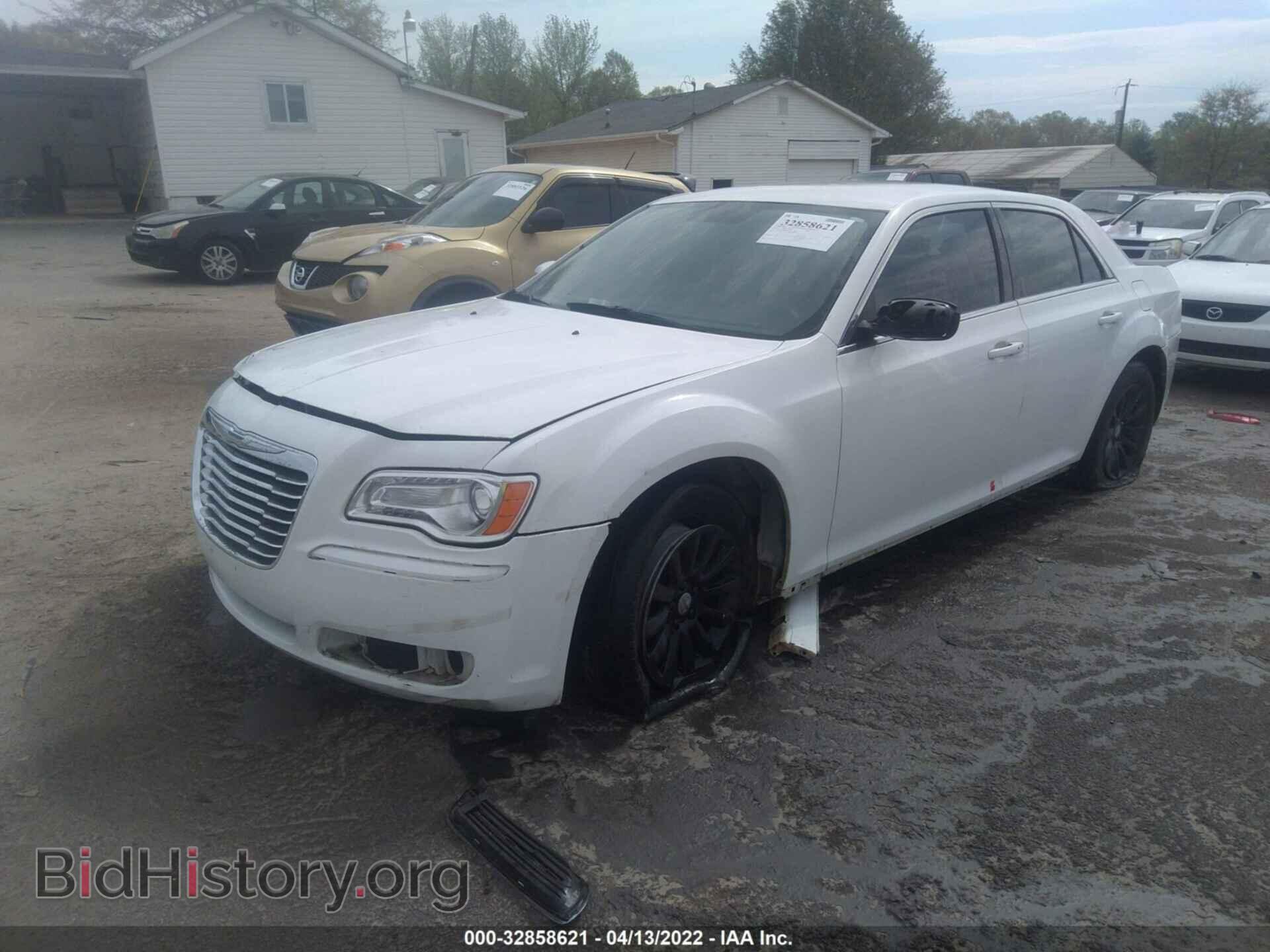 2013 CHRYSLER 300 - VIN: 2C3CCAAG5DH509500 - Фото 2
