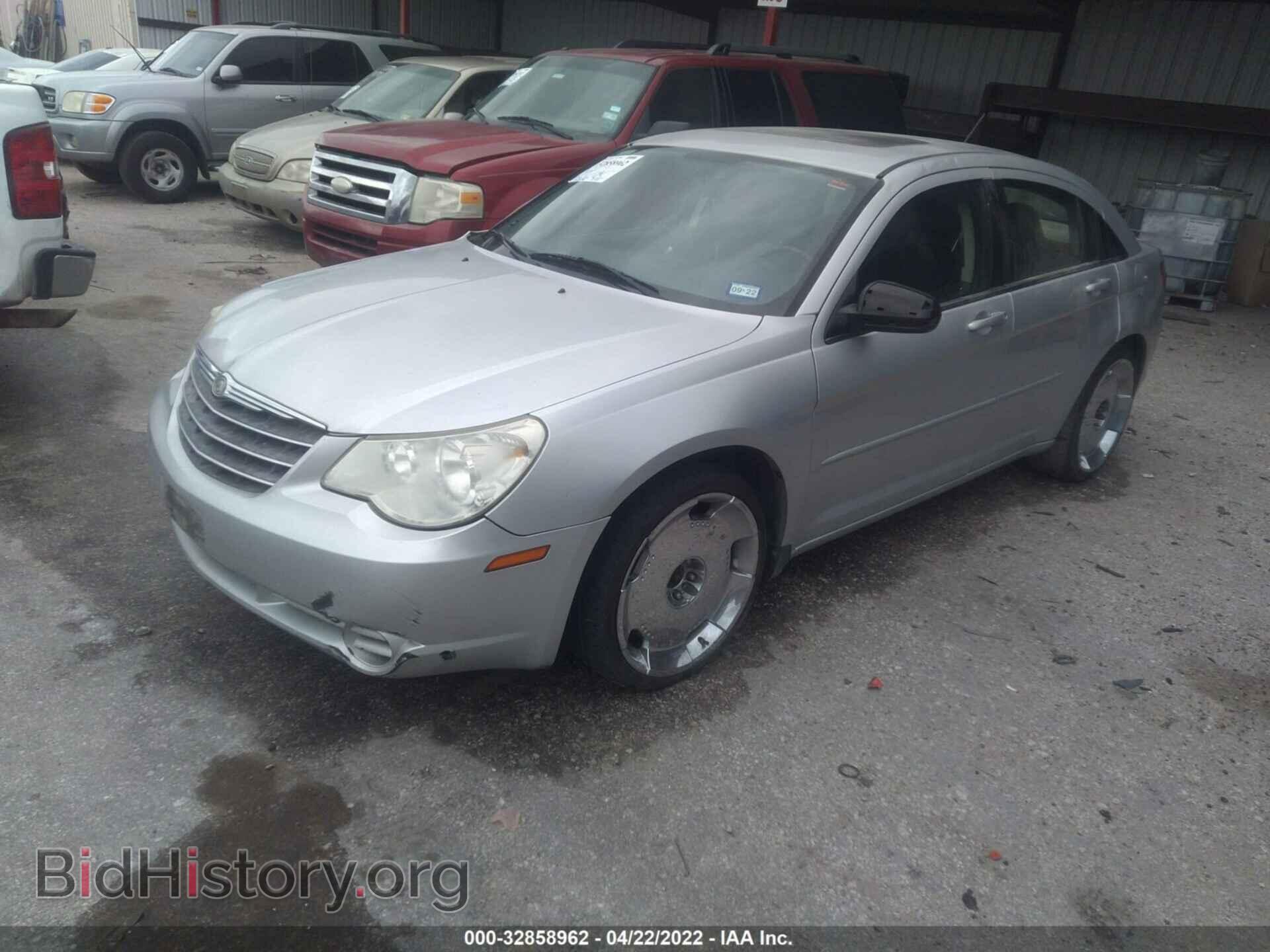 2010 CHRYSLER SEBRING - VIN: 1C3CC5FD6AN158198 - Фото 2