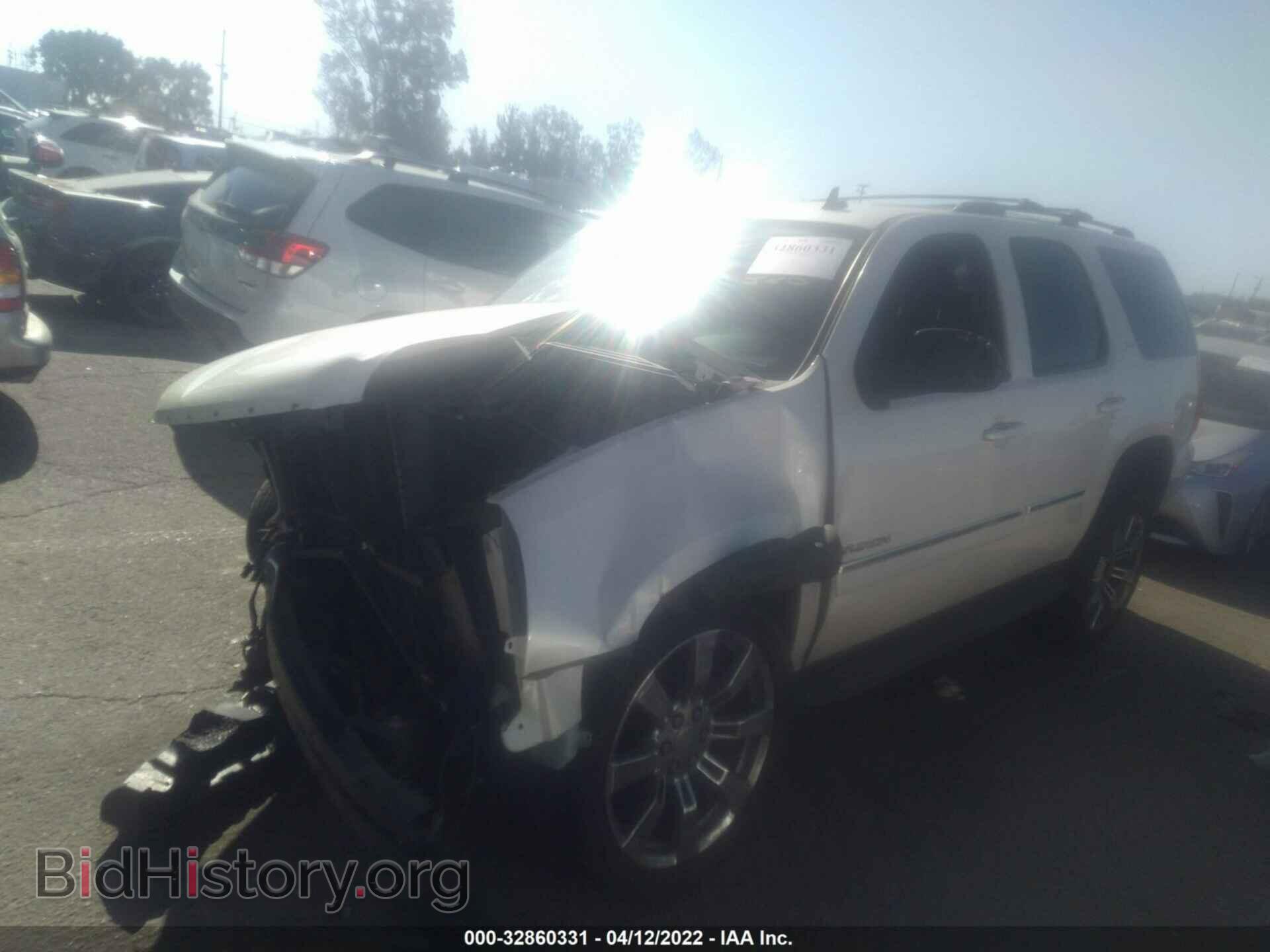 2013 GMC YUKON - VIN: 1GKS1CE07DR100621 - Photo 2