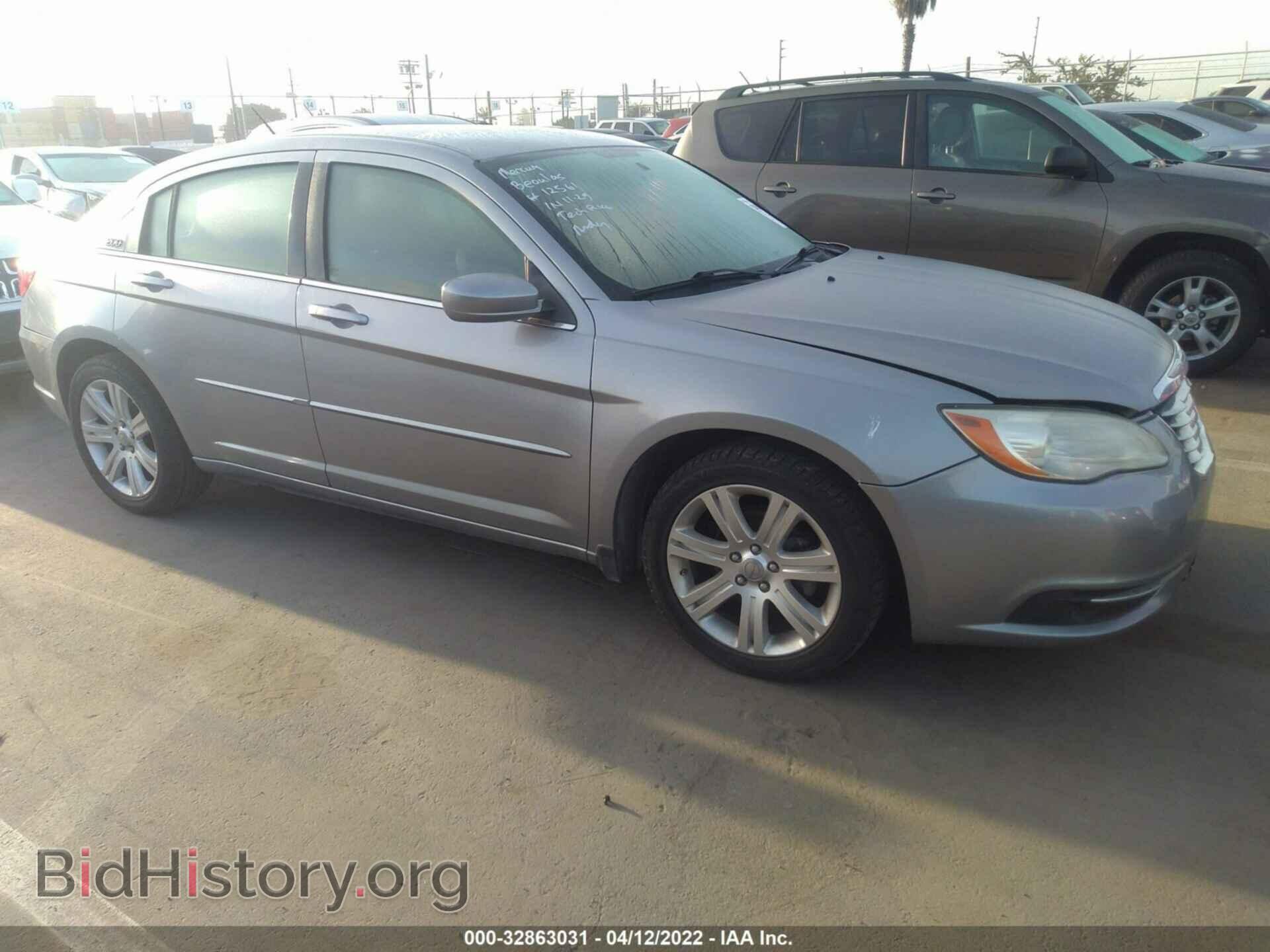 Photo 1C3CCBBB8DN639741 - CHRYSLER 200 2013