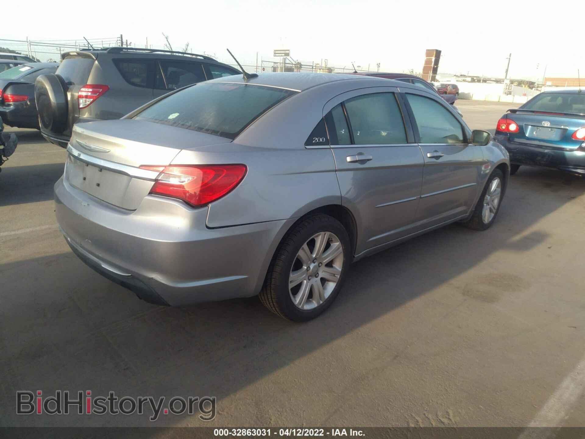 2013 CHRYSLER 200 - VIN: 1C3CCBBB8DN639741 - Photo 4