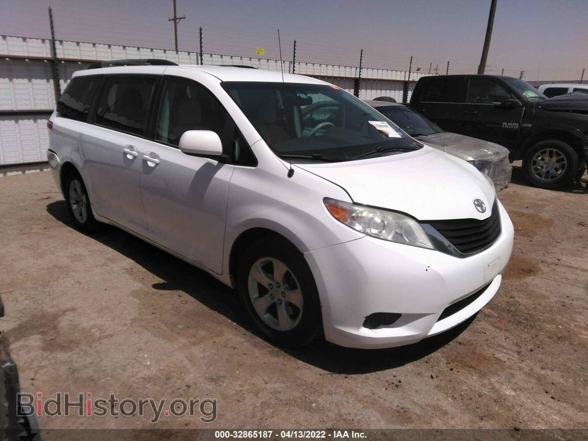 Photo 5TDKK3DC2CS192886 - TOYOTA SIENNA 2012