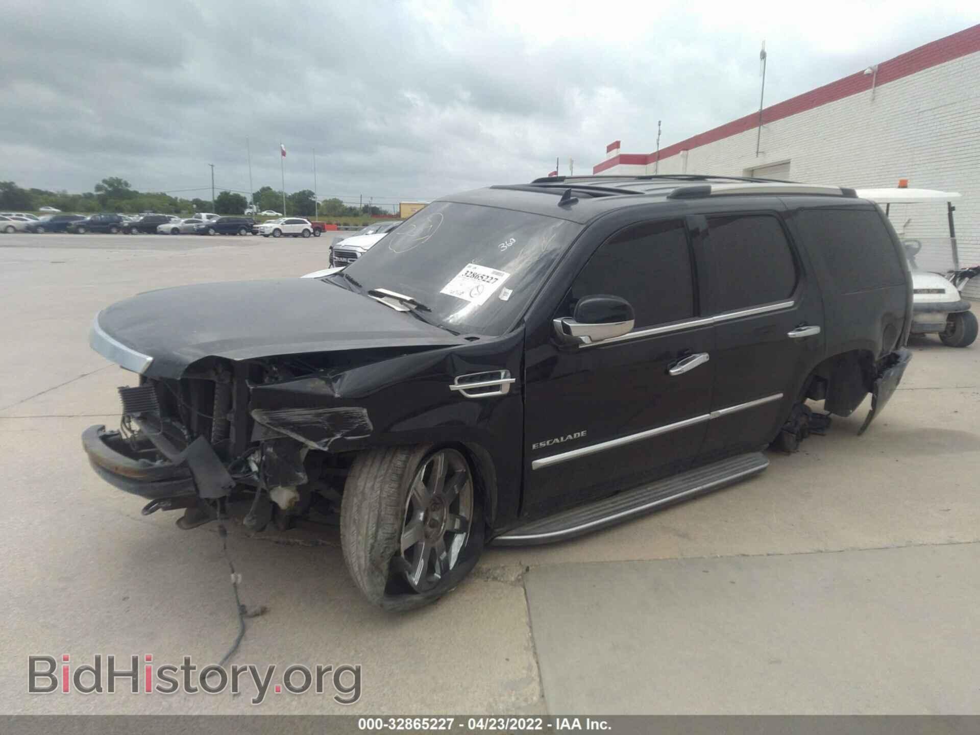 2011 CADILLAC ESCALADE - VIN: 1GYS3BEF3BR271541 - Фото 2