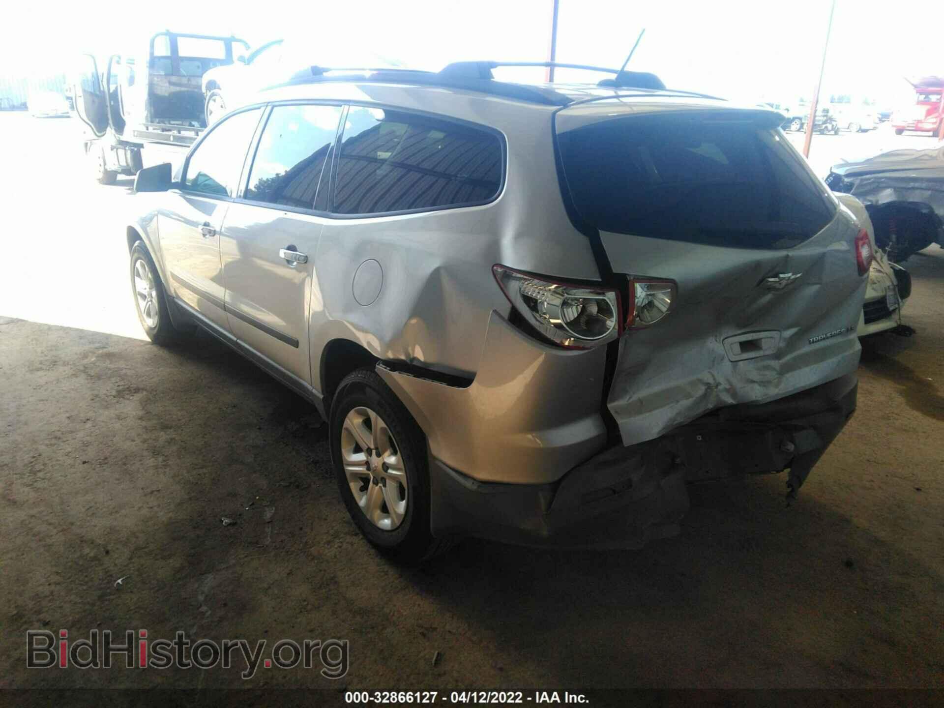2012 CHEVROLET TRAVERSE - VIN: 1GNKRFED4CJ374002 - Фото 3