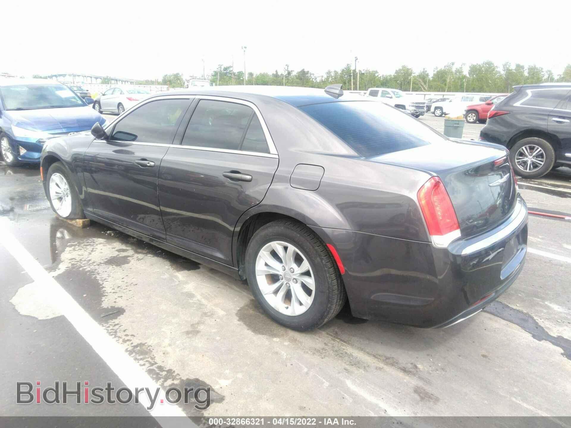 2016 CHRYSLER 300 - VIN: 2C3CCAAG2GH233720 - Фото 3