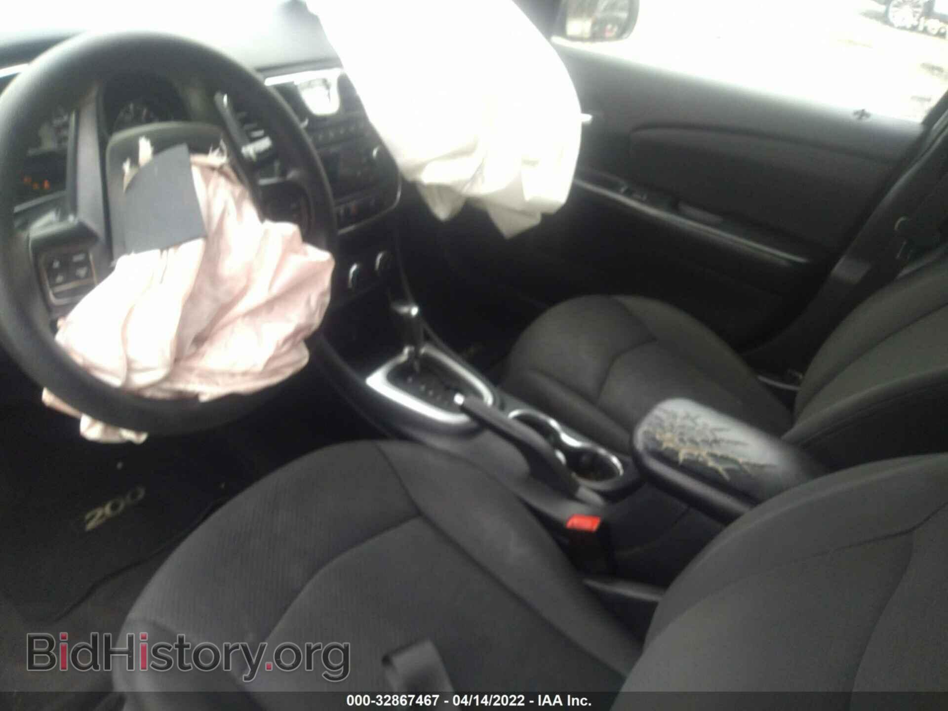 2011 CHRYSLER 200 - VIN: 1C3BC4FB6BN550703 - Фото 5