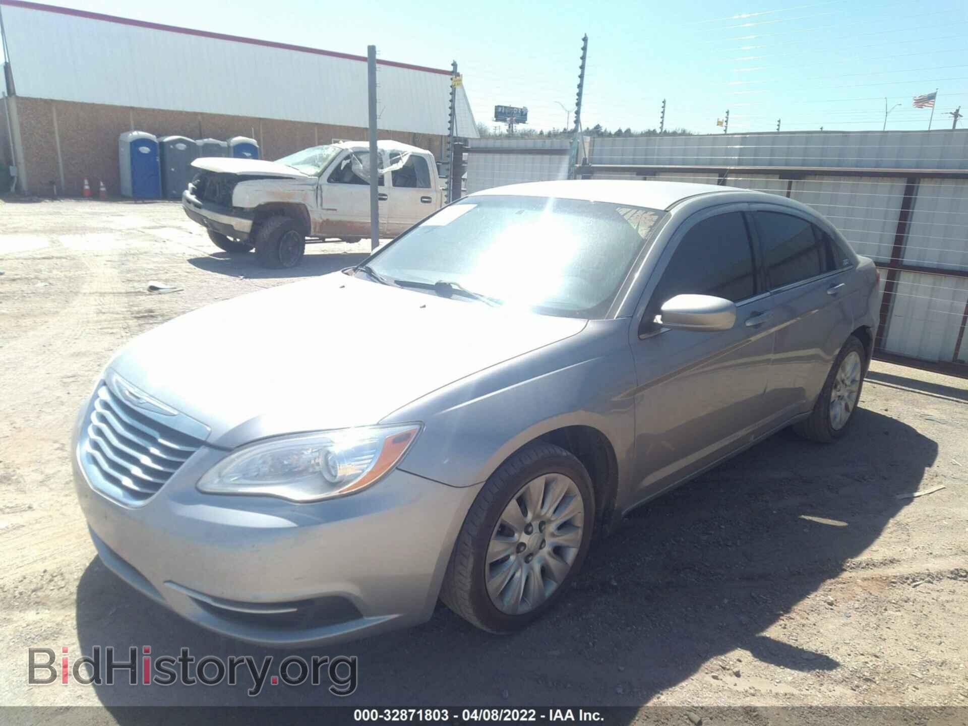 2013 CHRYSLER 200 - VIN: 1C3CCBAB8DN568834 - Фото 2