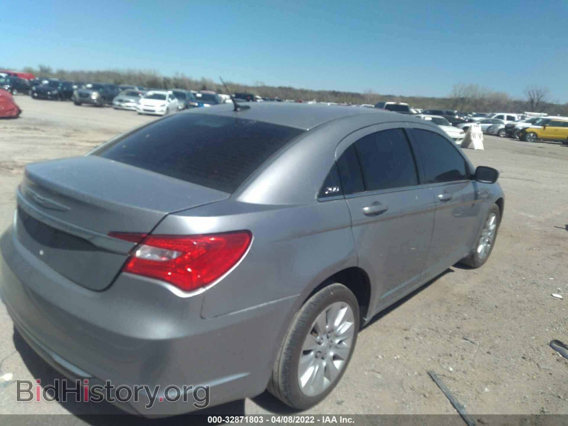 2013 CHRYSLER 200 - VIN: 1C3CCBAB8DN568834 - Фото 4