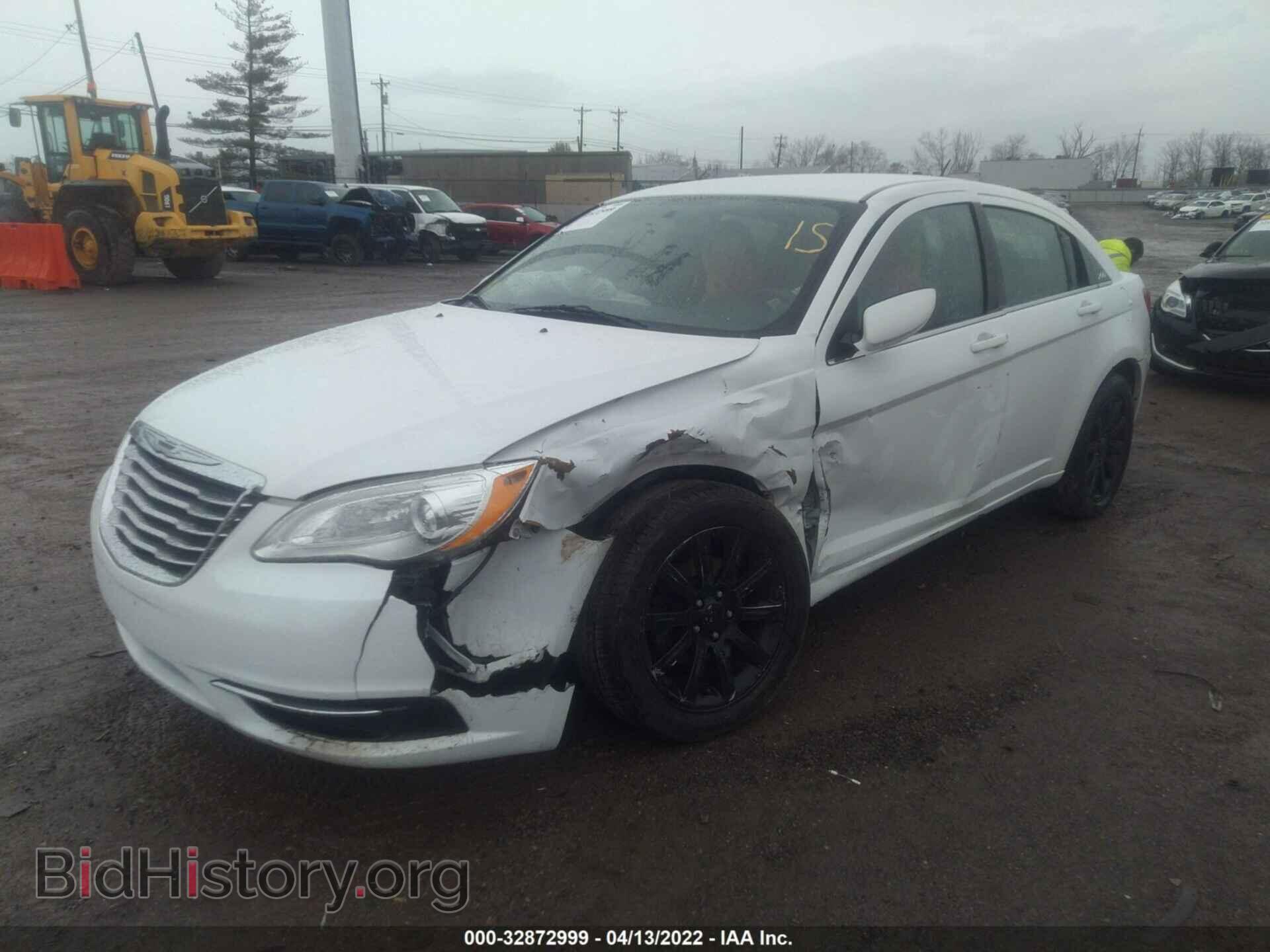 2013 CHRYSLER 200 - VIN: 1C3CCBBB3DN672923 - Photo 2
