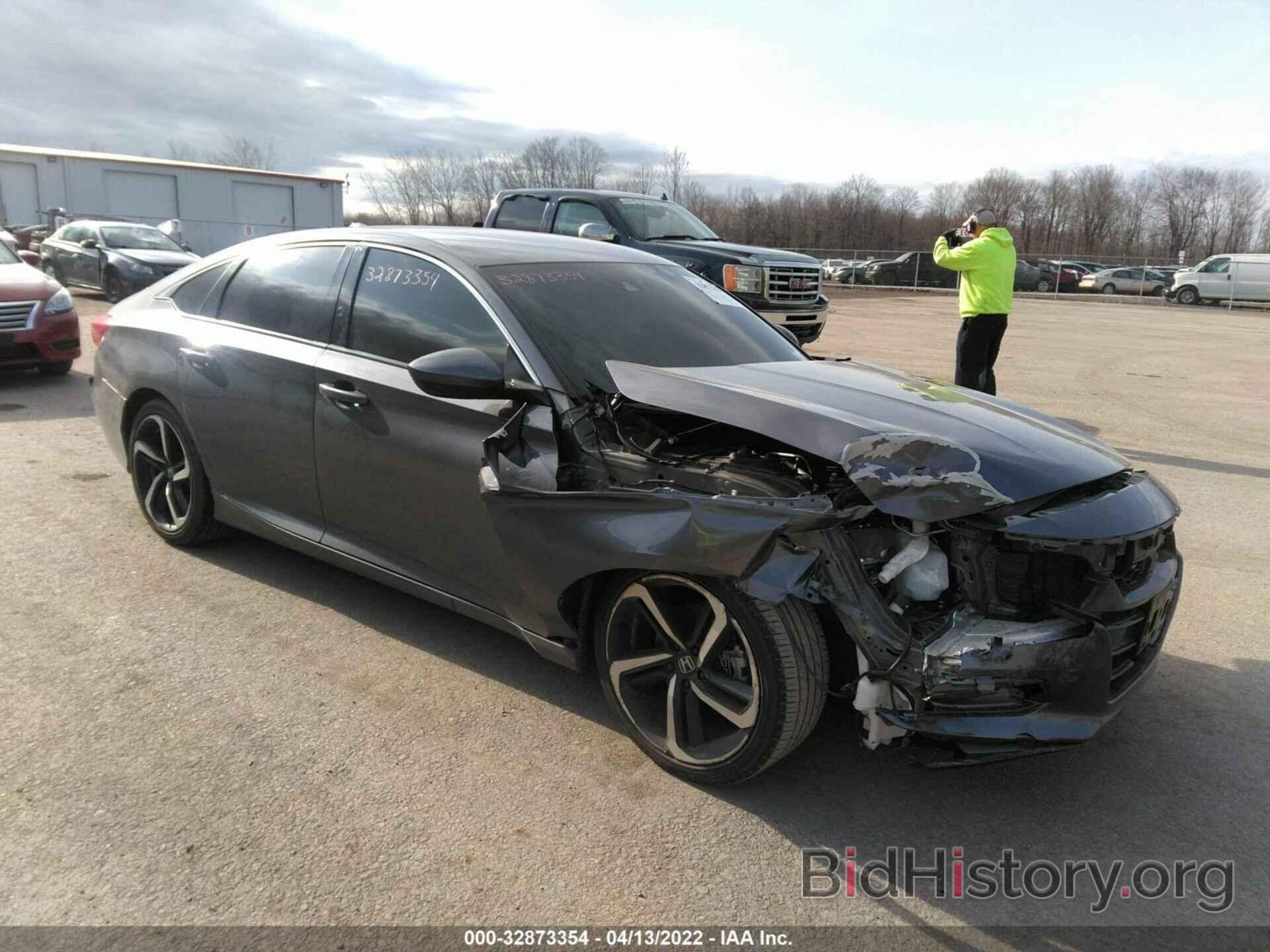 Photo 1HGCV1F30JA097705 - HONDA ACCORD SEDAN 2018