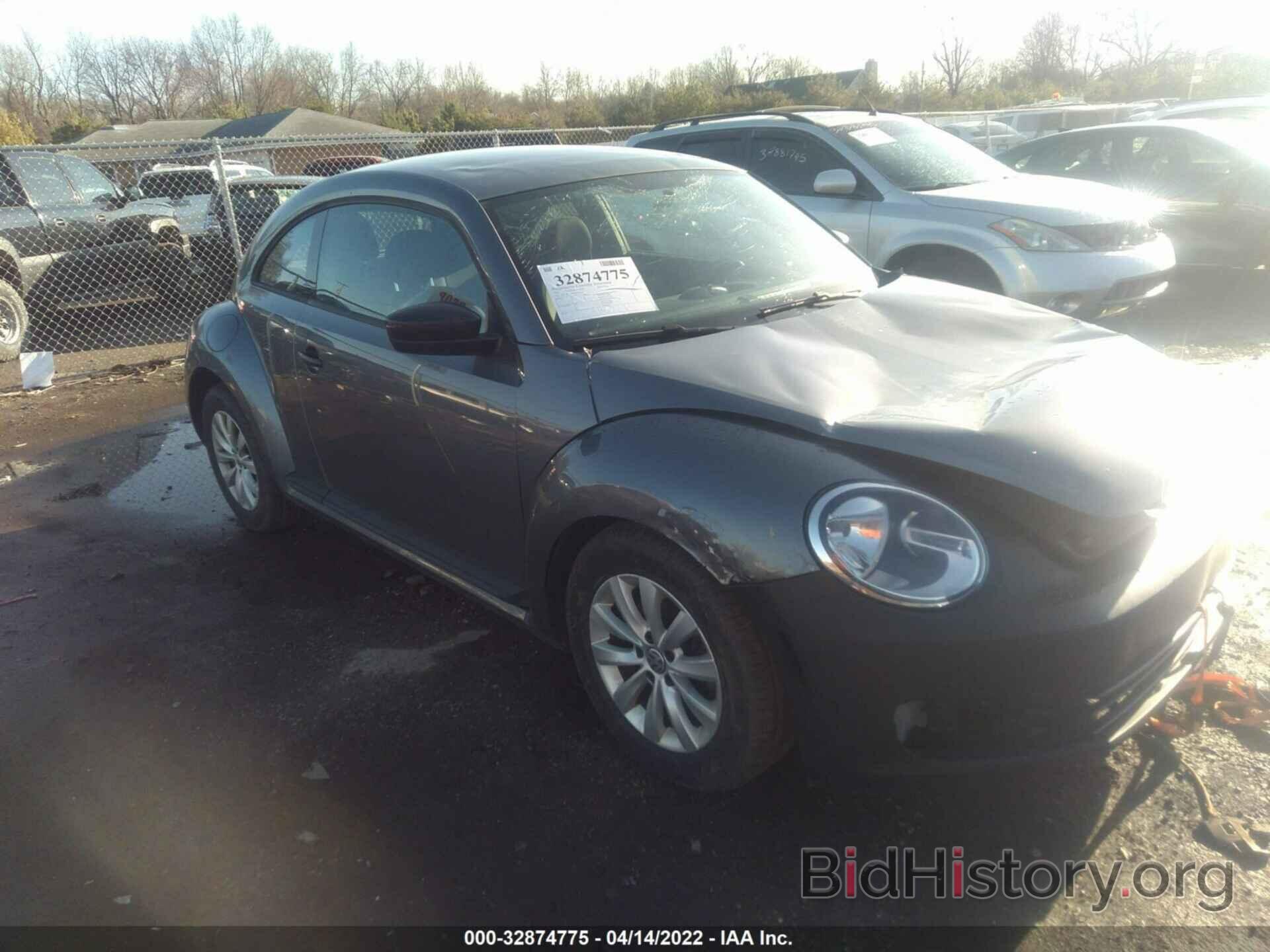 Photo 3VWFP7AT5DM654189 - VOLKSWAGEN BEETLE COUPE 2013