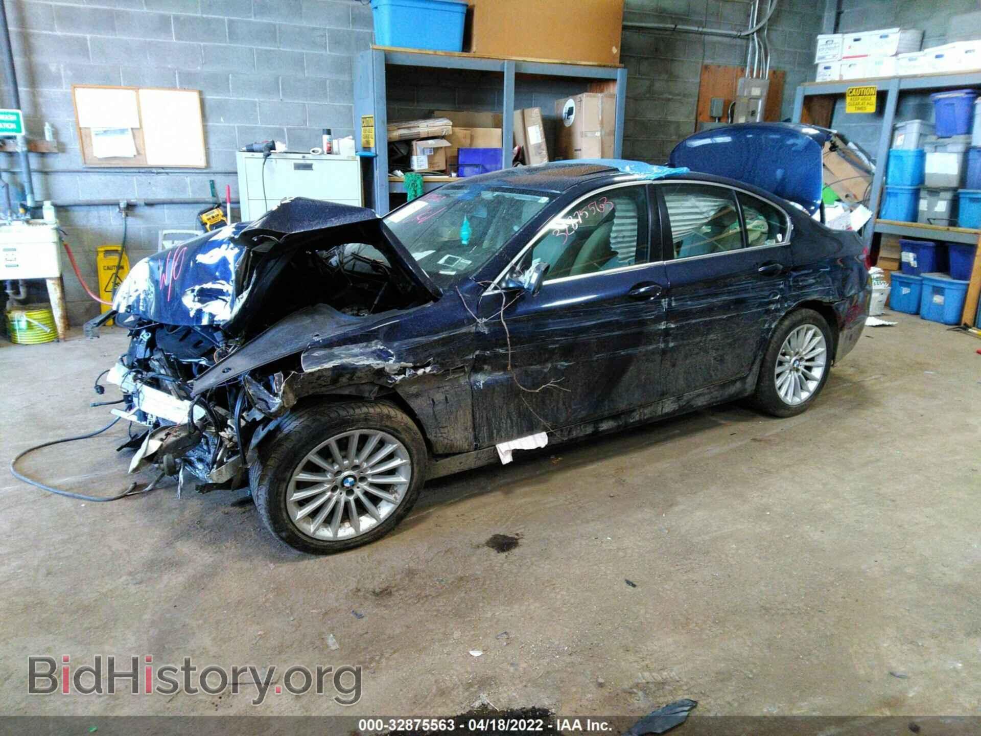 2011 BMW 5 SERIES - VIN: WBAFU7C5XBC875860 - Фото 2