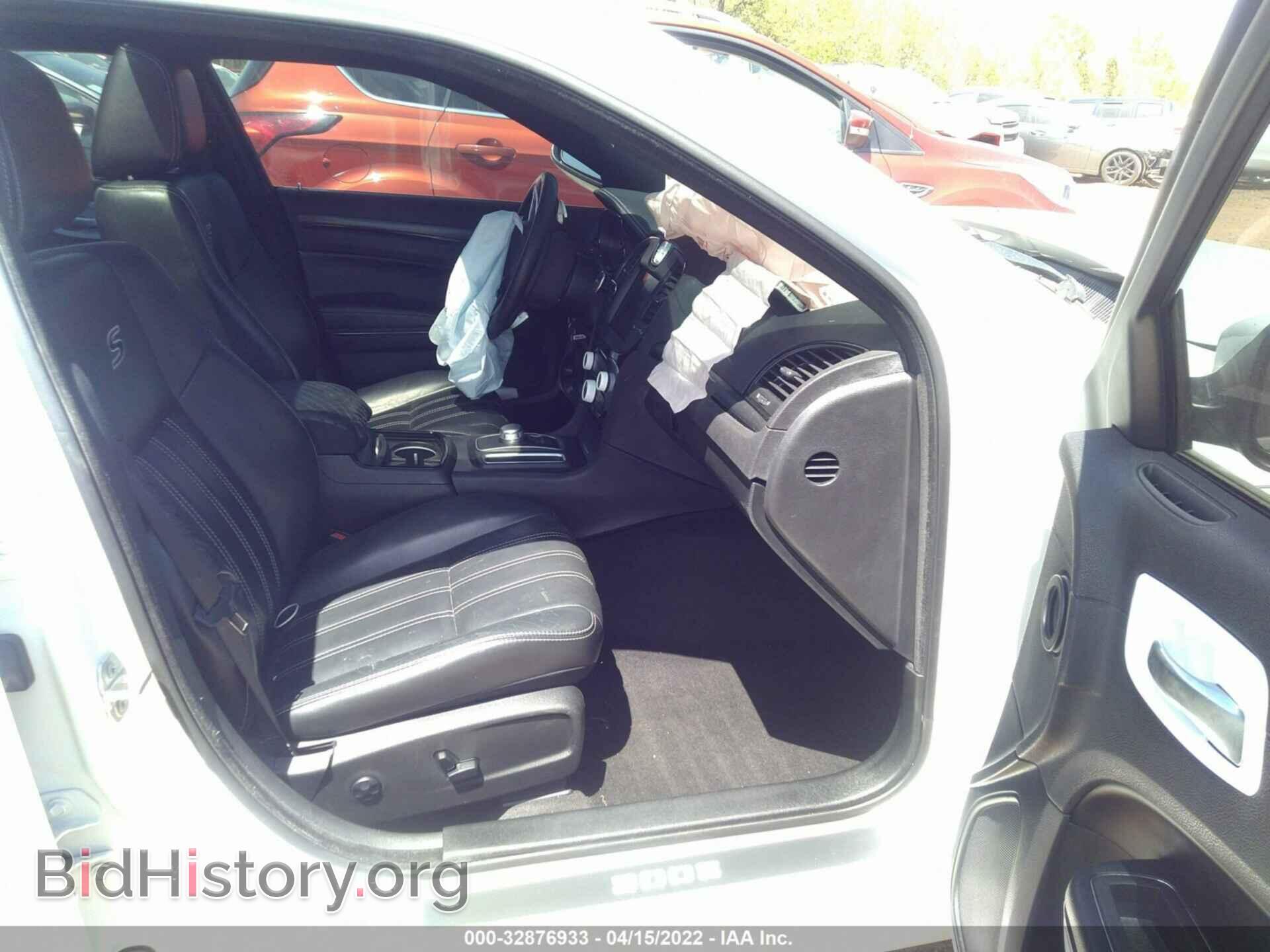 2016 CHRYSLER 300 - VIN: 2C3CCABG8GH311027 - Фото 5