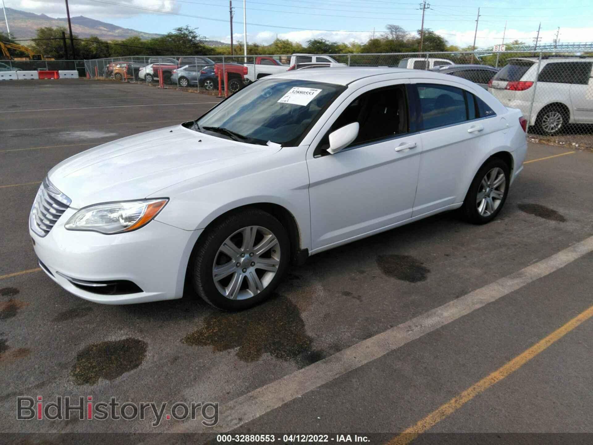 2013 CHRYSLER 200 - VIN: 1C3CCBAB1DN671948 - Фото 2