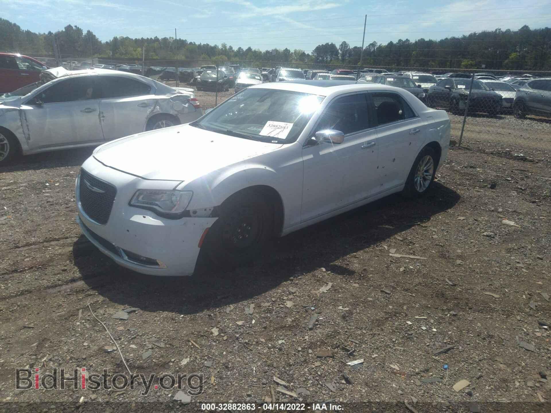 2017 CHRYSLER 300 - VIN: 2C3CCAEG5HH564366 - Фото 2
