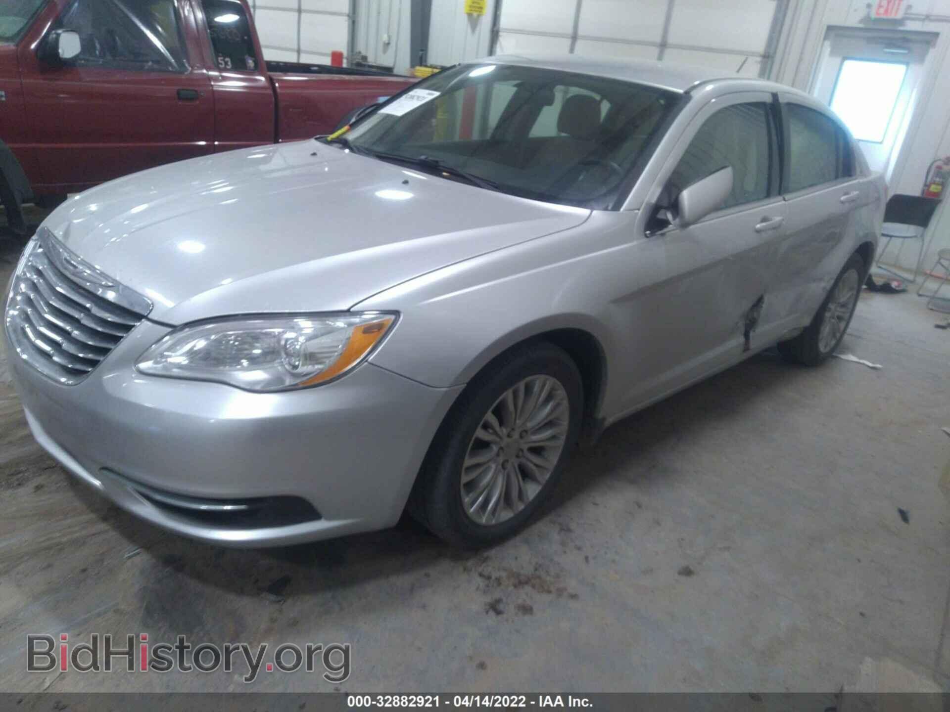 2012 CHRYSLER 200 - VIN: 1C3CCBAB8CN105901 - Фото 2