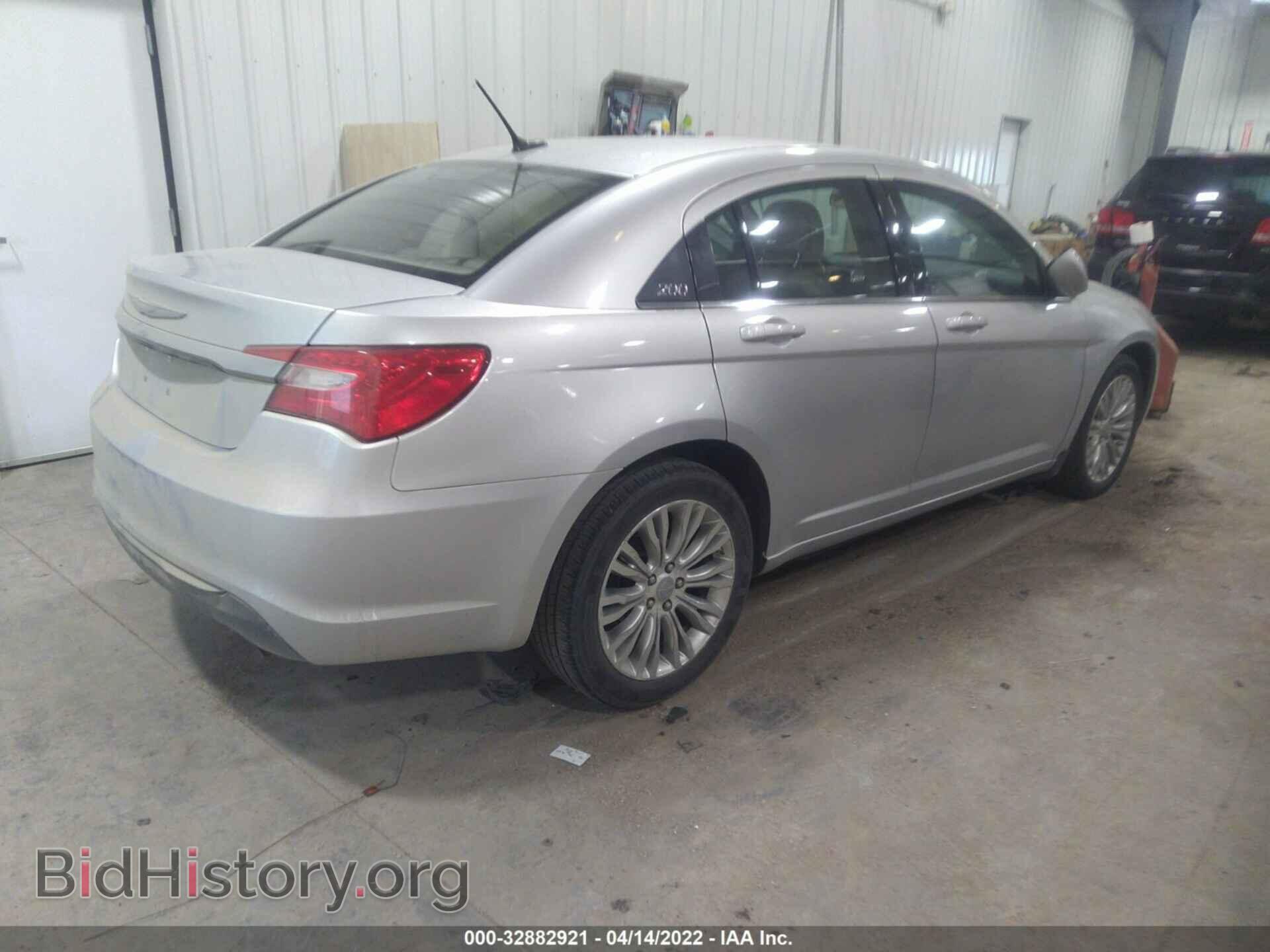 2012 CHRYSLER 200 - VIN: 1C3CCBAB8CN105901 - Фото 4