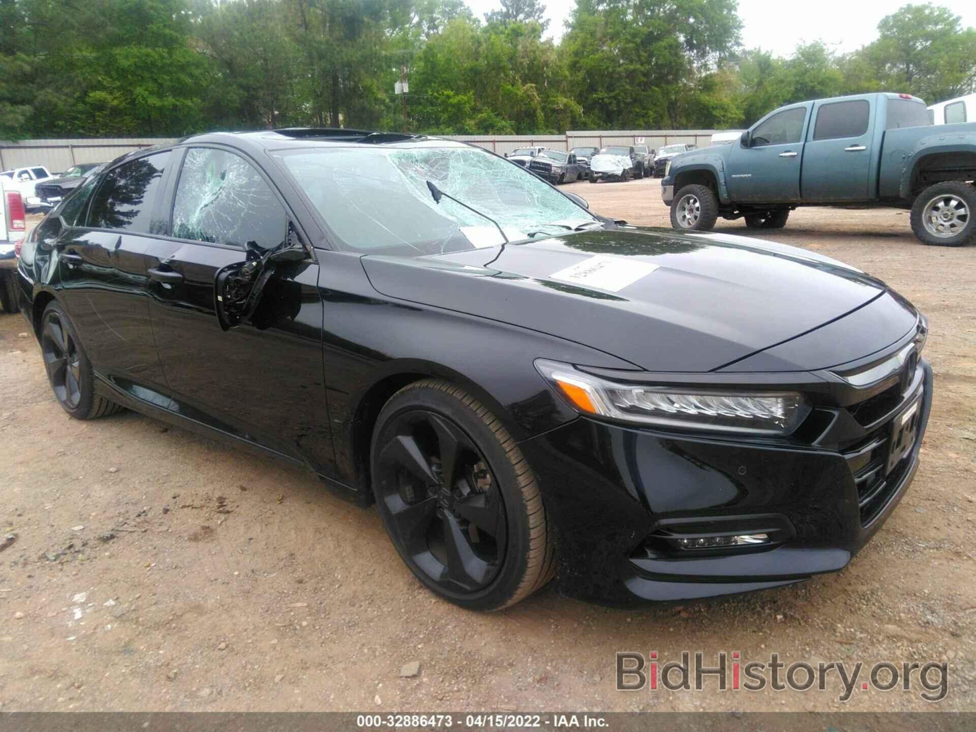 Photo 1HGCV2F94JA026744 - HONDA ACCORD SEDAN 2018