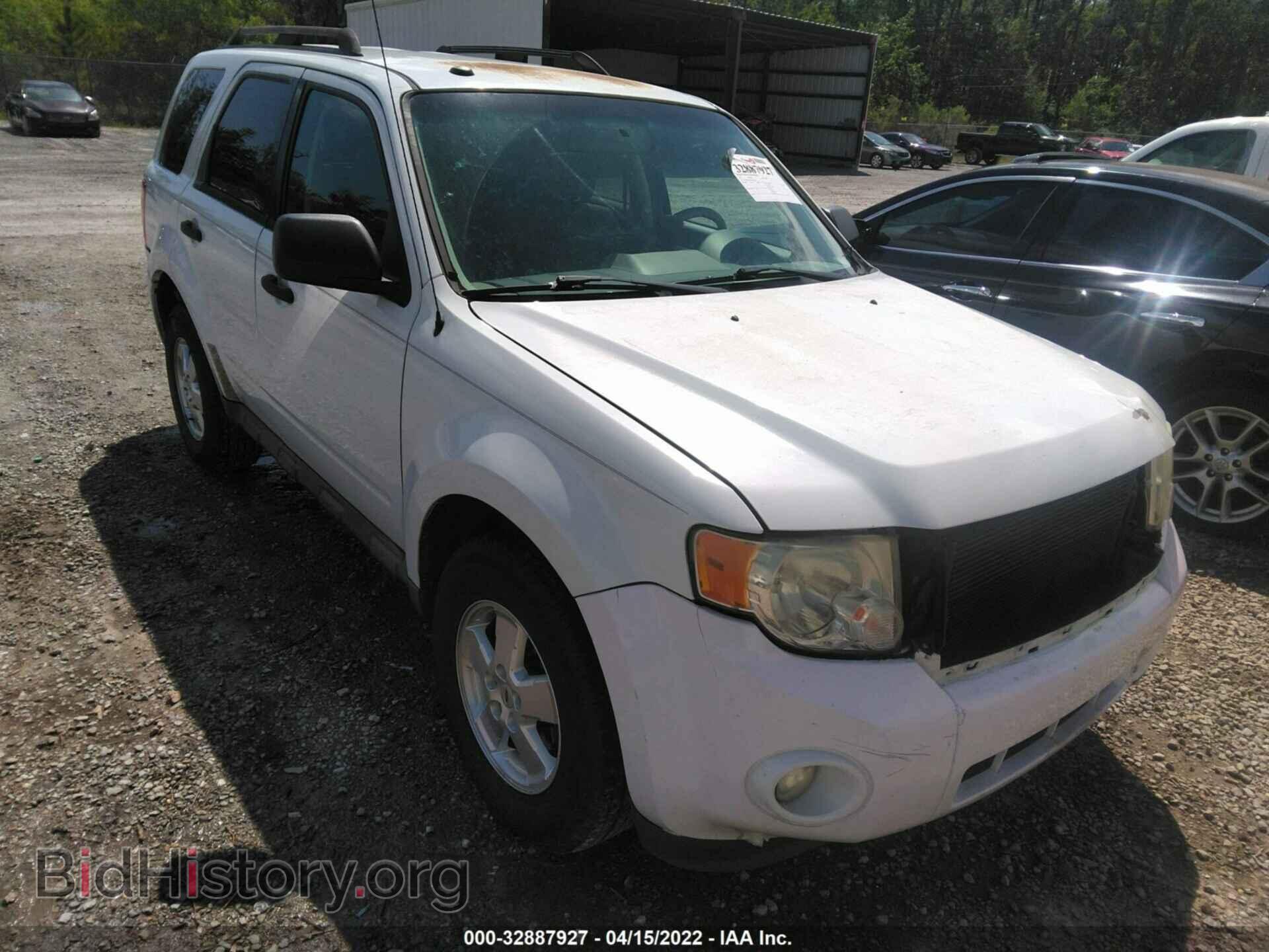 Фотография 1FMCU0DG9BKA17214 - FORD ESCAPE 2011