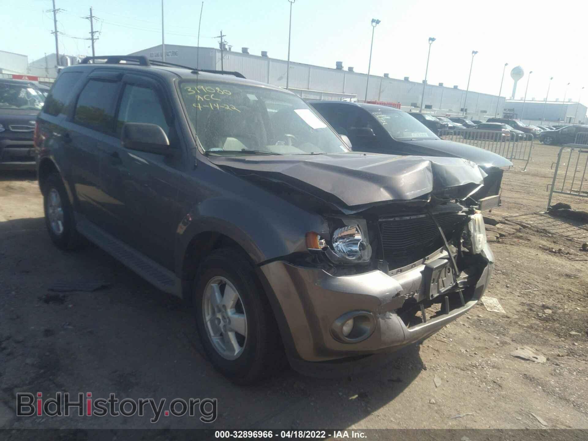 Фотография 1FMCU0DG5BKB70298 - FORD ESCAPE 2011
