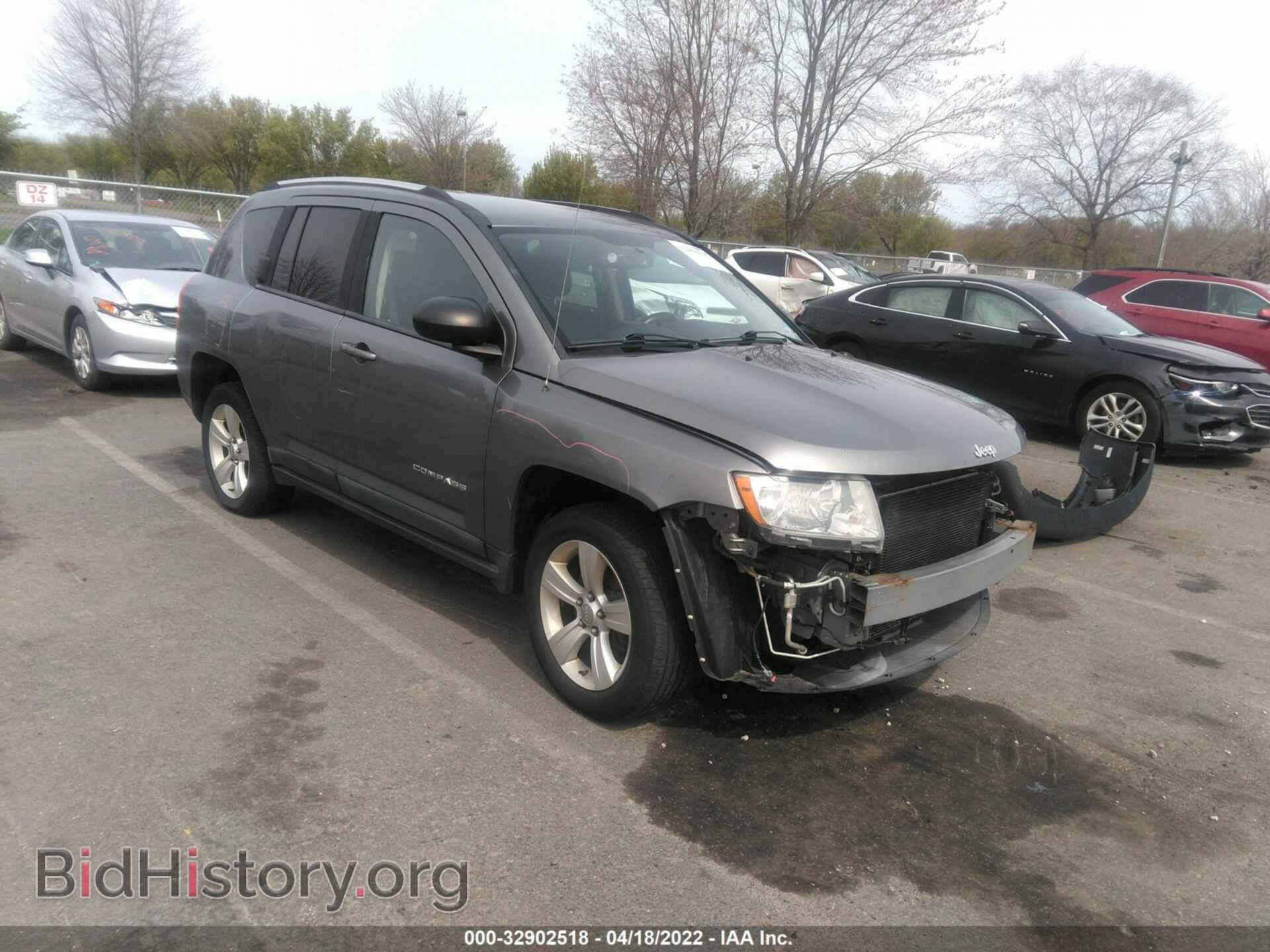 Photo 1J4NF1FB2BD283431 - JEEP COMPASS 2011