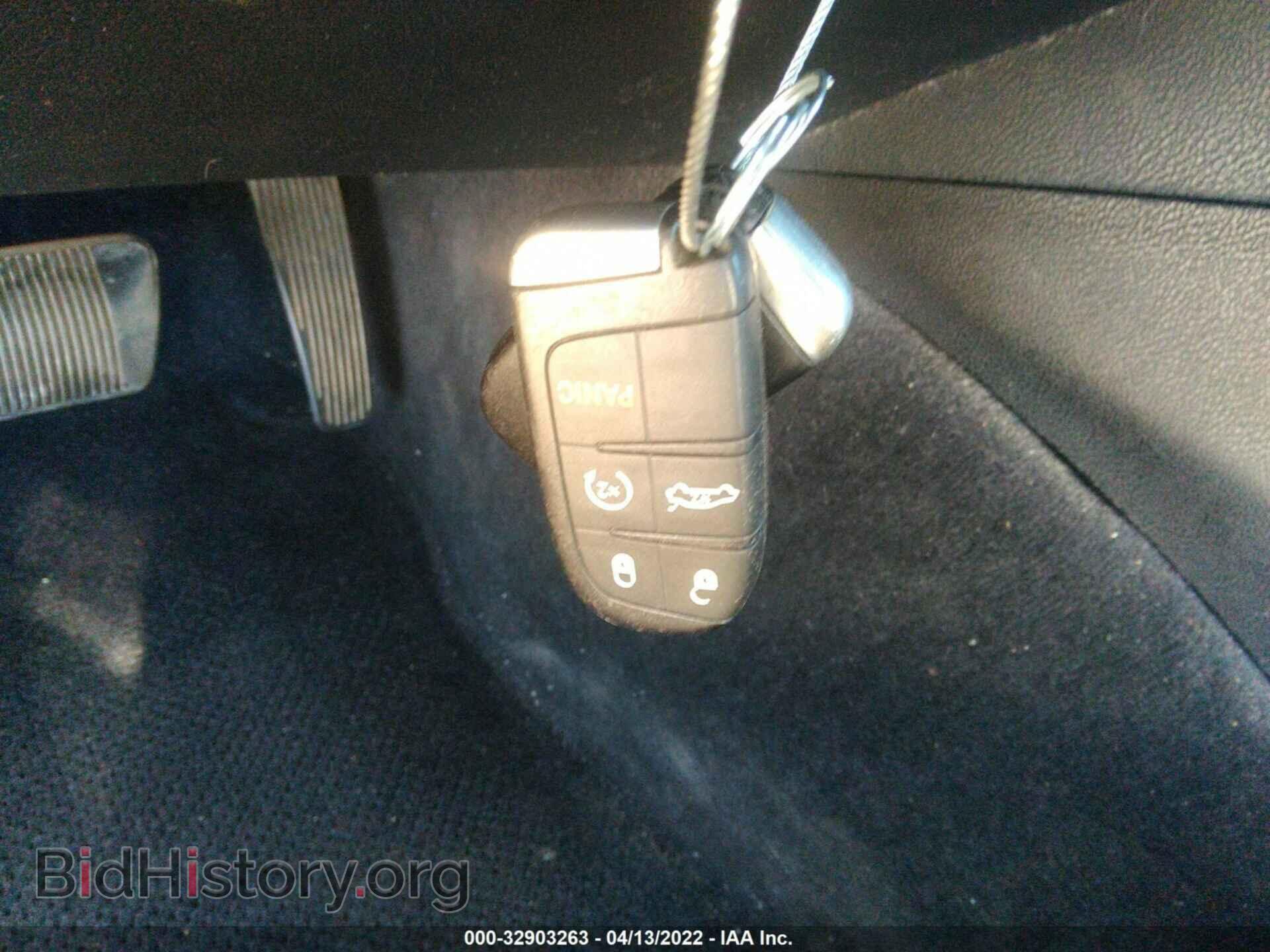 2012 CHRYSLER 300 - VIN: 2C3CCACG5CH309437 - Фото 11