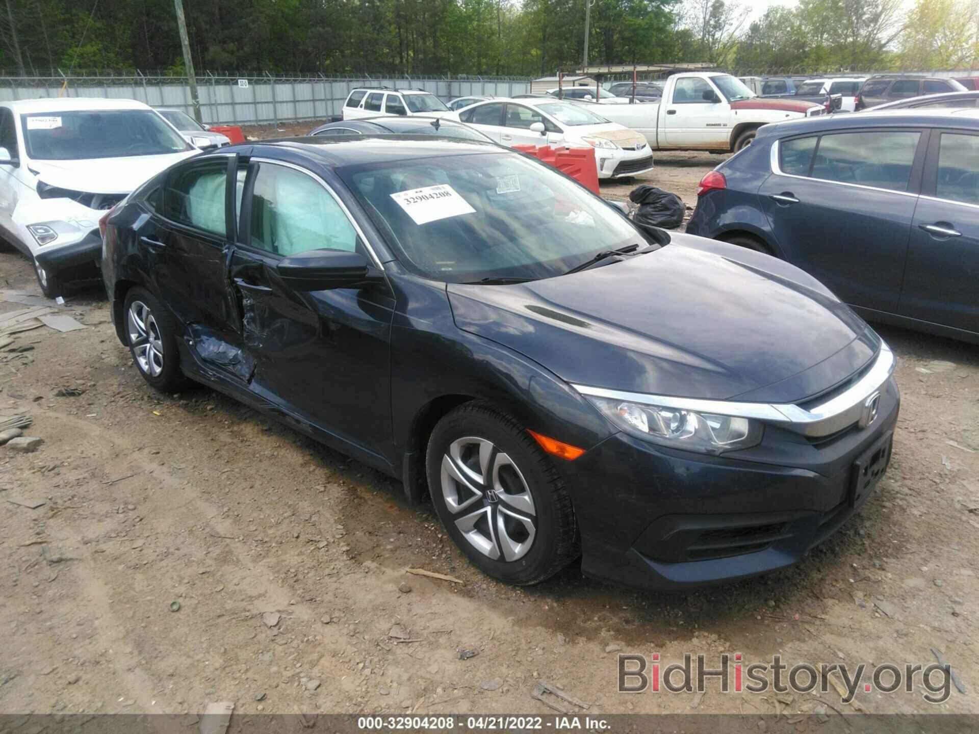 Photo 19XFC2F5XJE014884 - HONDA CIVIC SEDAN 2018