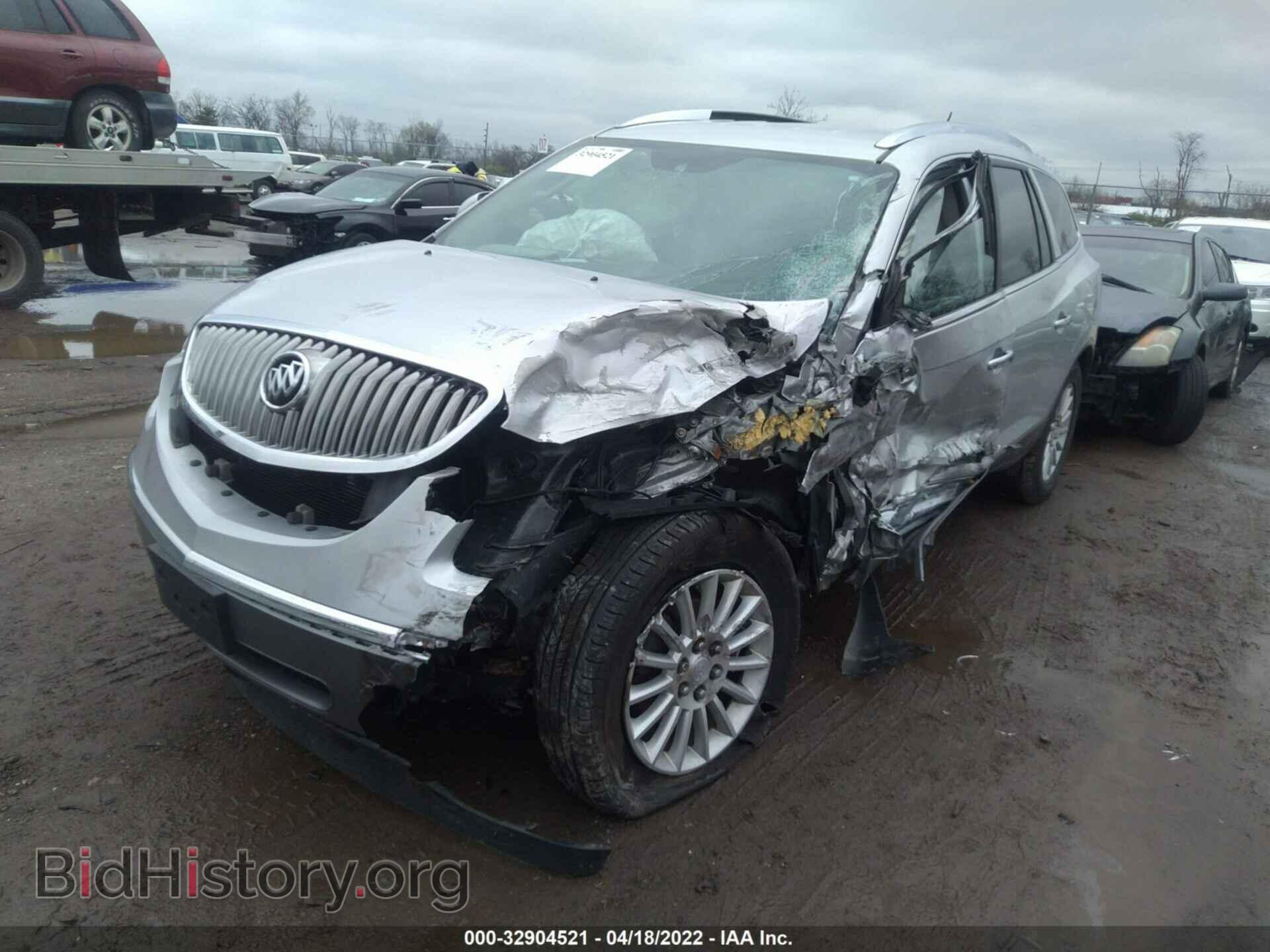2011 BUICK ENCLAVE - VIN: 5GAKVAED6BJ225405 - Фото 2