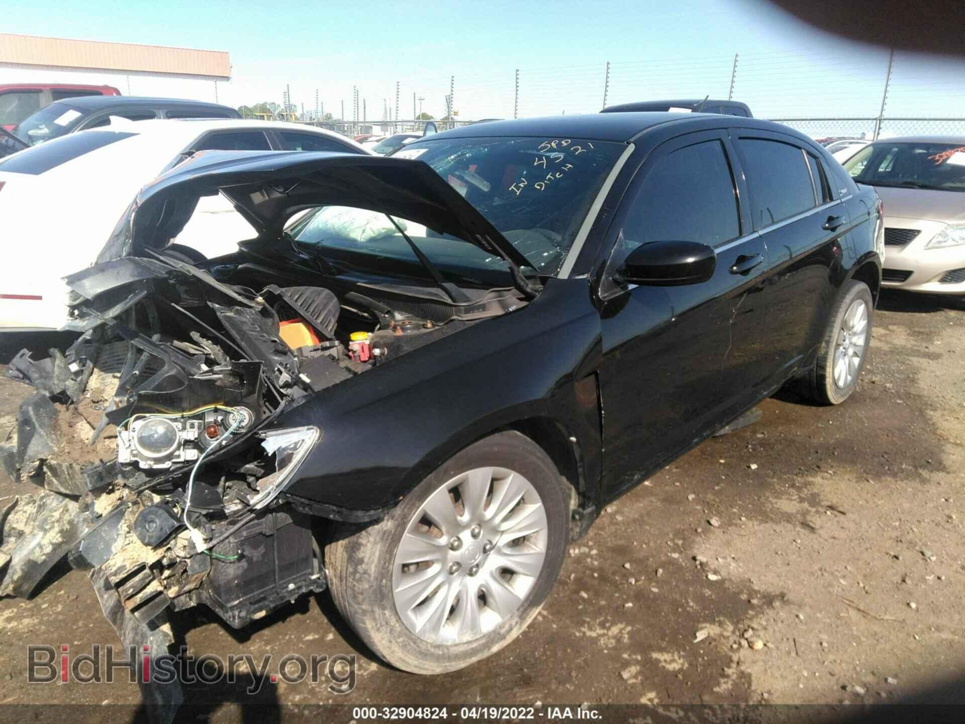 2013 CHRYSLER 200 - VIN: 1C3CCBAB2DN611581 - Photo 2